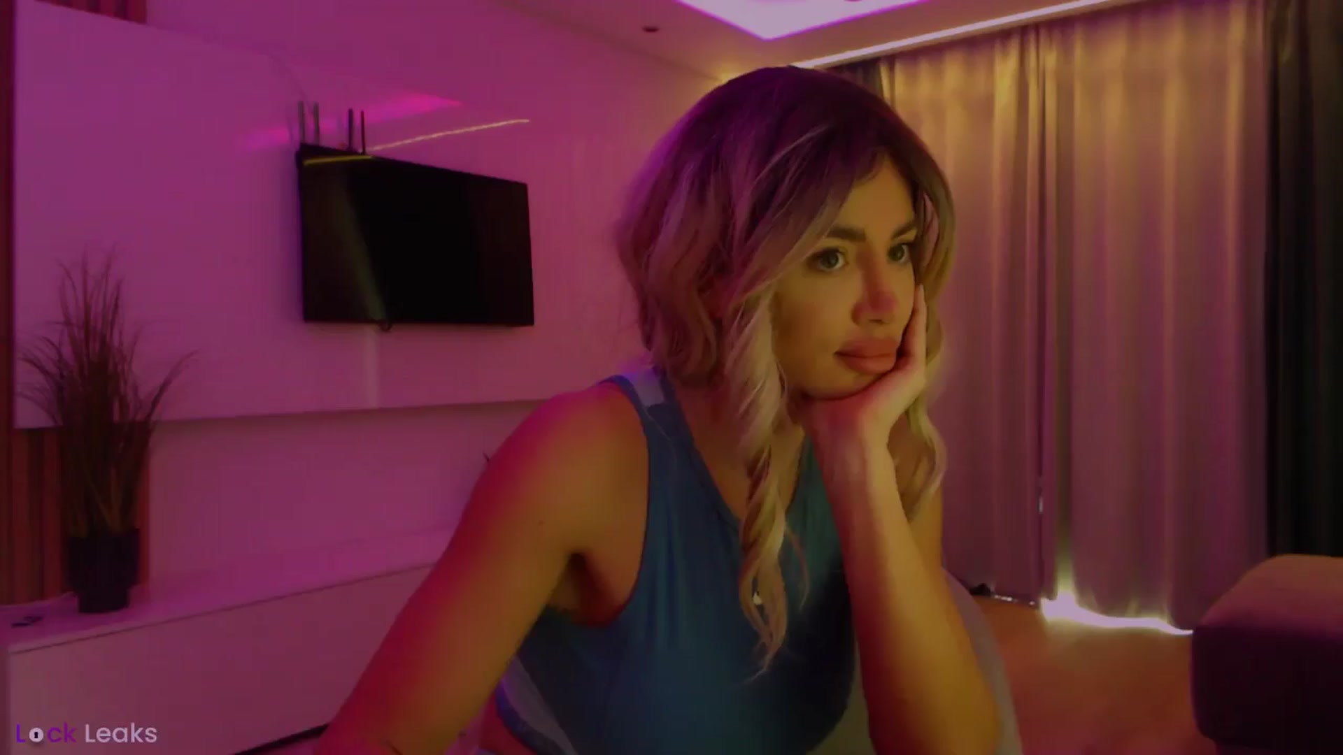 Gallery image thumbnail from Qu33n's myfreecams stream on, 03/31/2026, 09:41 image 4 of 20