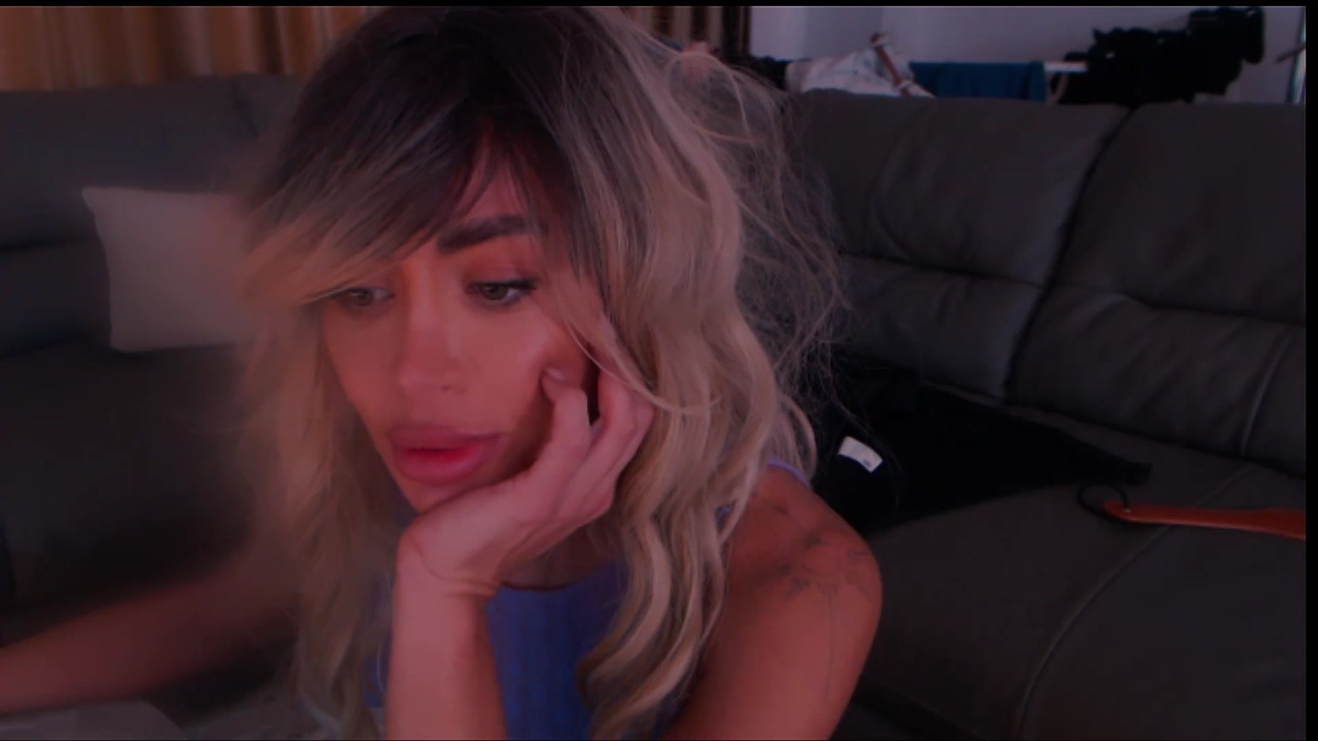 Gallery image thumbnail from Qu33n's myfreecams stream on, 04/06/2026, 08:07 image 10 of 20