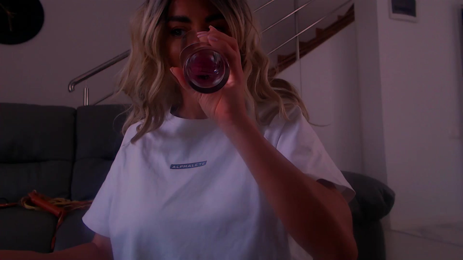 Gallery image thumbnail from Qu33n's myfreecams stream on, 04/14/2026, 08:37 image 9 of 20