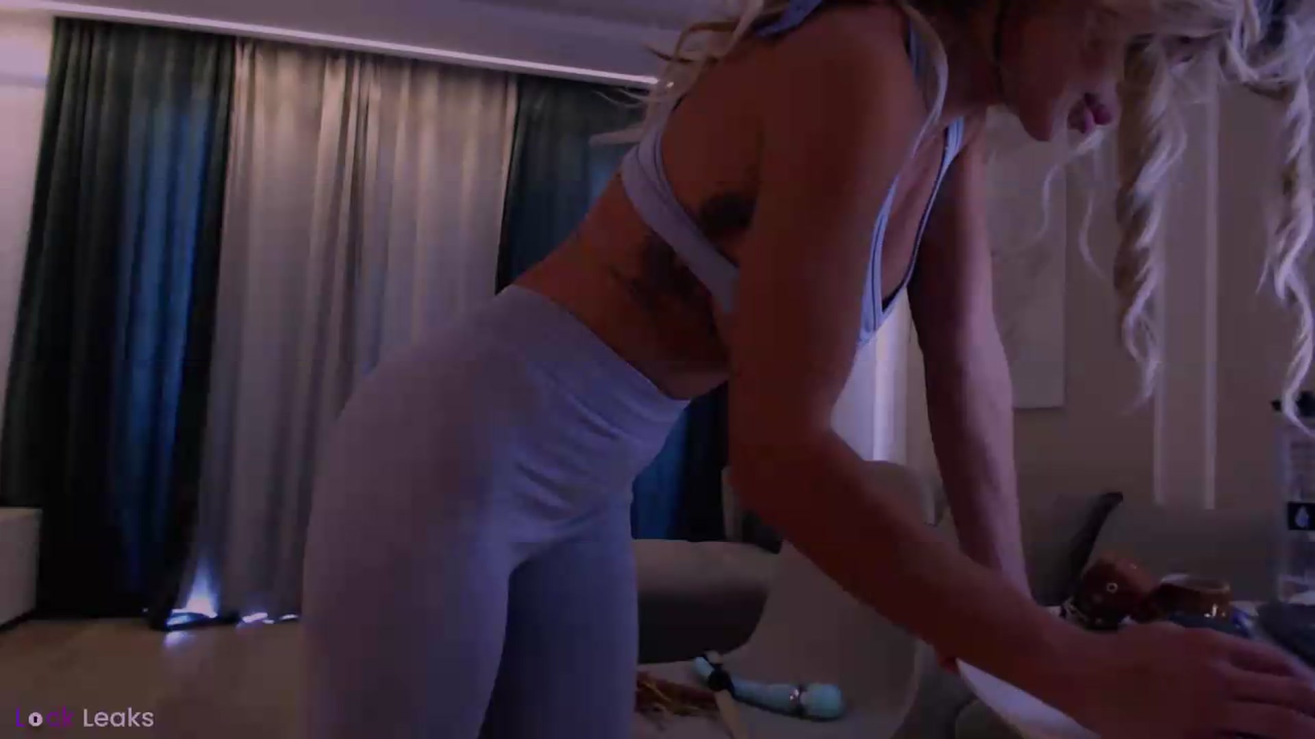 Gallery image thumbnail from Qu33n's myfreecams stream on, 05/15/2026, 09:38 image 16 of 20