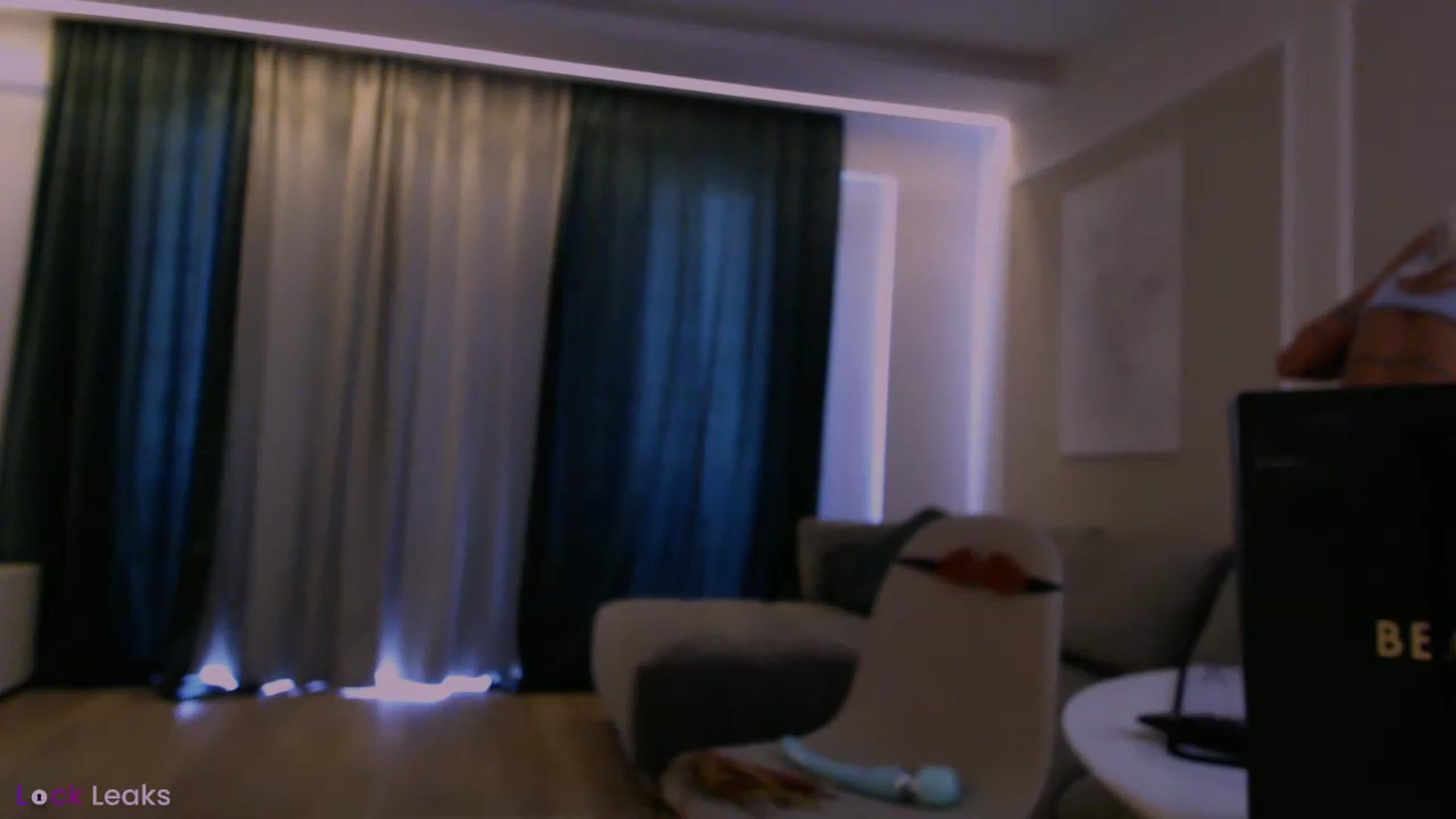 Gallery image thumbnail from Qu33n's myfreecams stream on, 05/15/2026, 09:38 image 15 of 20