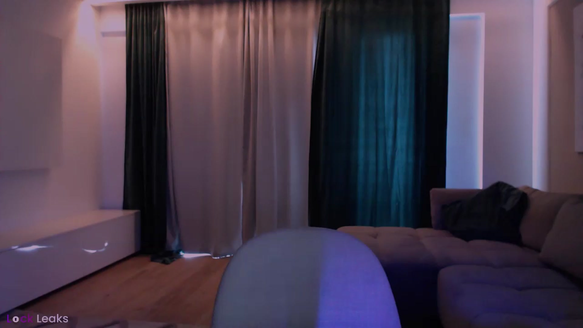 Gallery image thumbnail from Qu33n's myfreecams stream on, 05/21/2026, 06:57 image 17 of 20