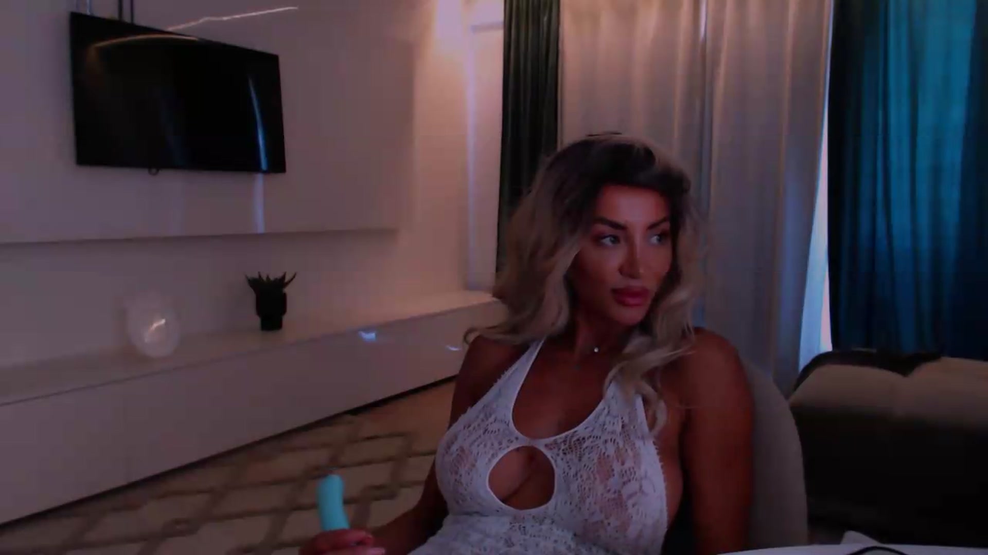 Gallery image thumbnail from Qu33n's myfreecams stream on, 09/07/2026, 09:21 image 20 of 20