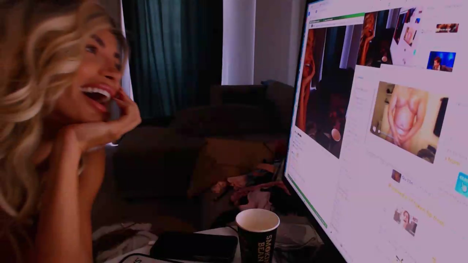 Gallery image thumbnail from Qu33n's myfreecams stream on, 09/08/2026, 09:35 image 3 of 20