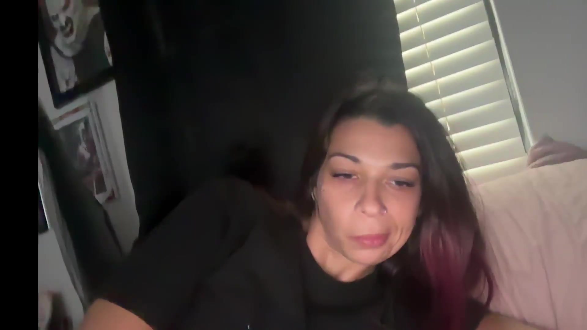 Gallery image thumbnail from Qu33nPrincess's myfreecams stream on, 08/22/2026, 23:41 image 18 of 20