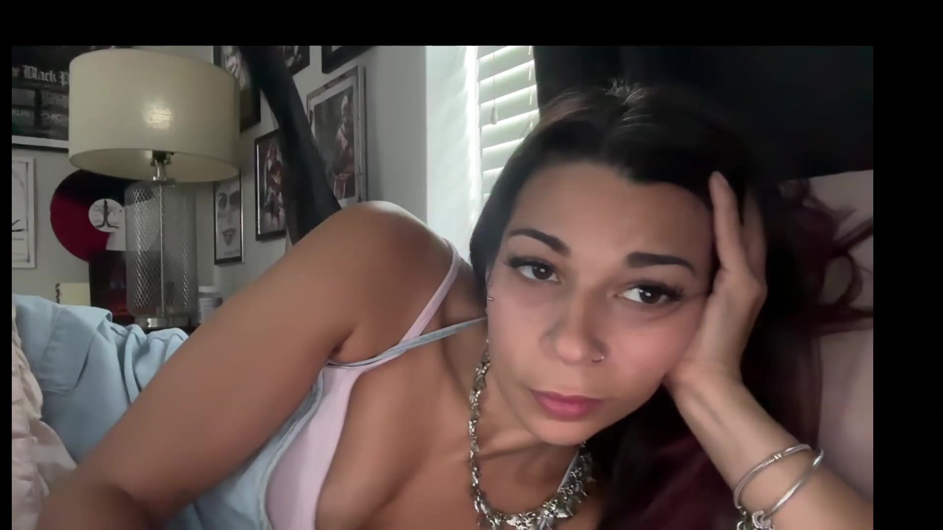 Gallery image thumbnail from Qu33nPrincess's myfreecams stream on, 08/23/2026, 19:26 image 12 of 20