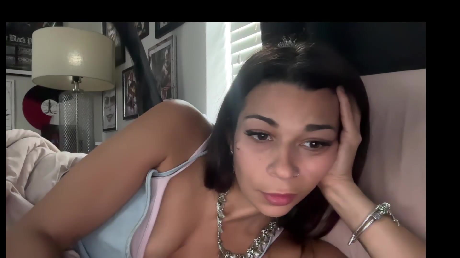 Gallery image thumbnail from Qu33nPrincess's myfreecams stream on, 08/23/2026, 19:26 image 18 of 20