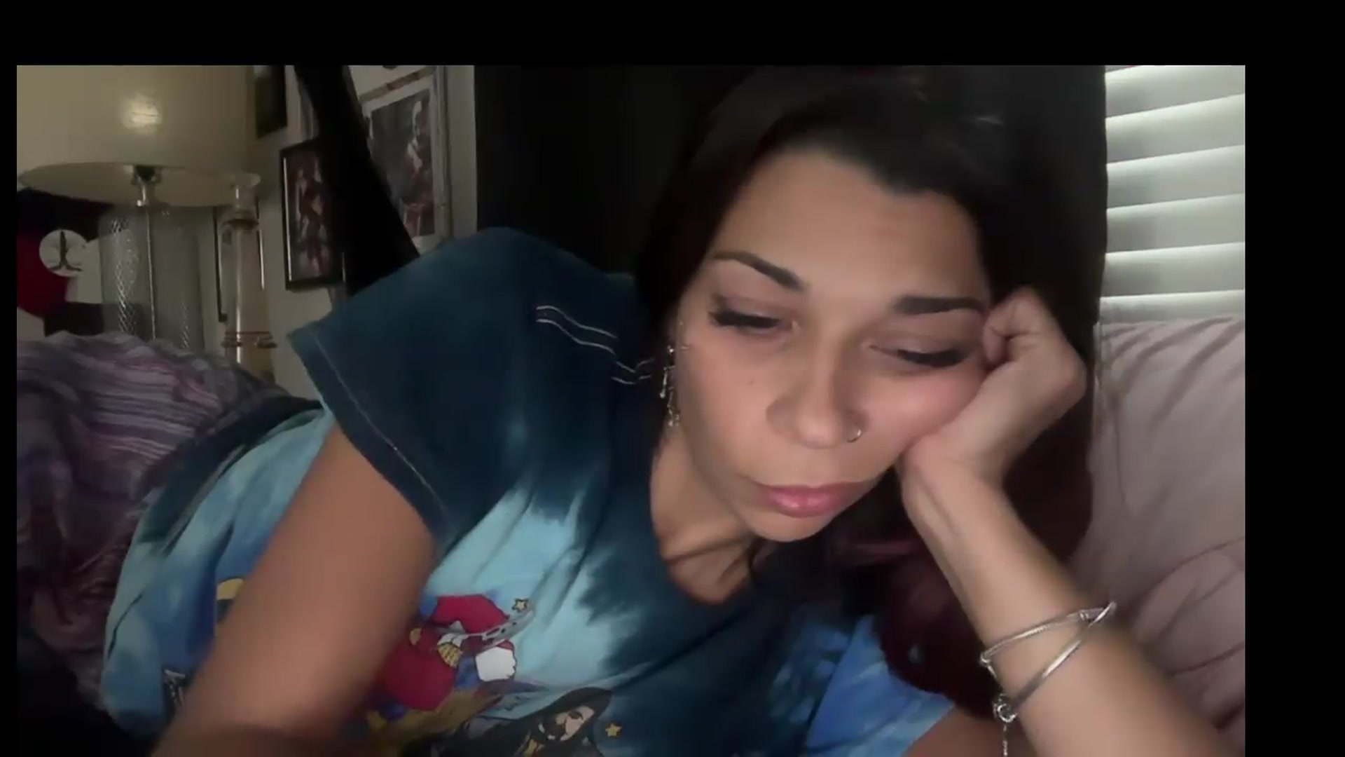 Gallery image thumbnail from Qu33nPrincess's myfreecams stream on, 08/24/2026, 23:32 image 17 of 20