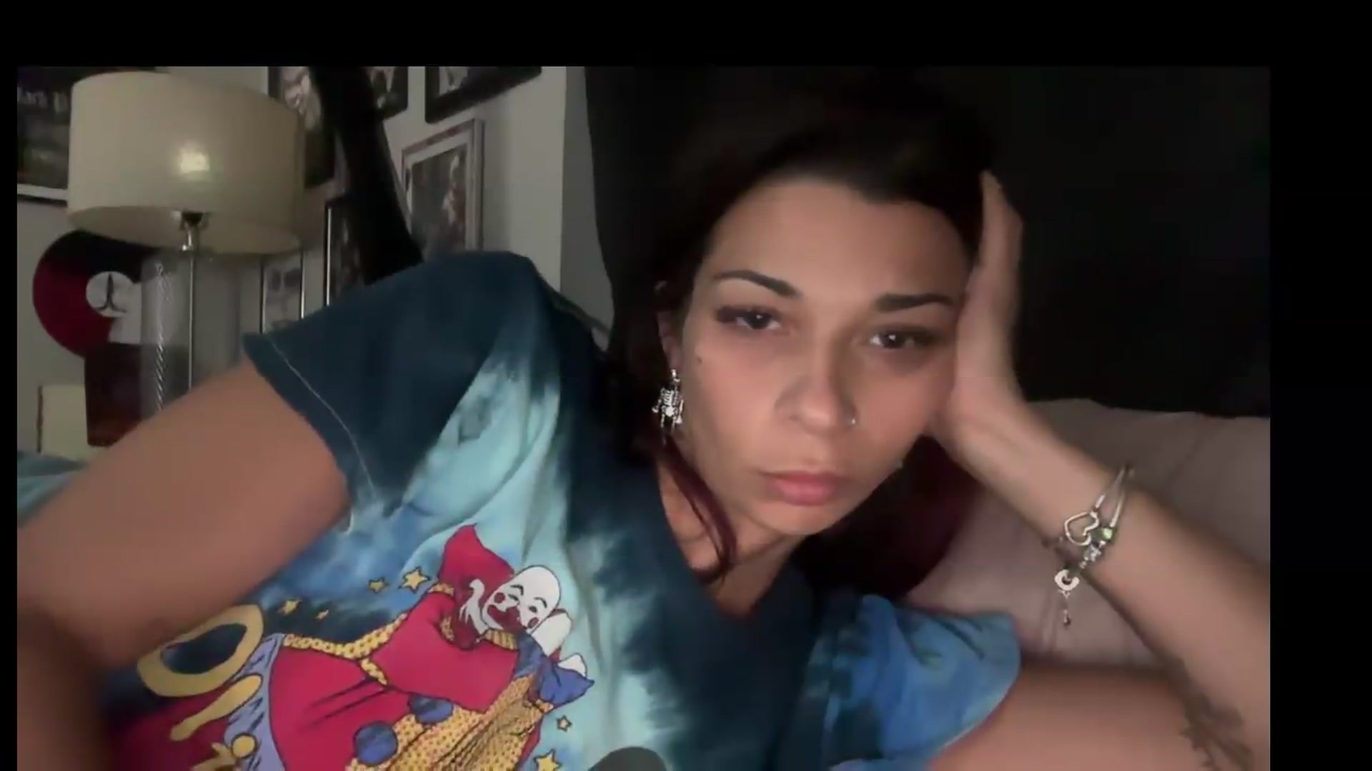 Gallery image thumbnail from Qu33nPrincess's myfreecams stream on, 08/25/2026, 24:27 image 3 of 20