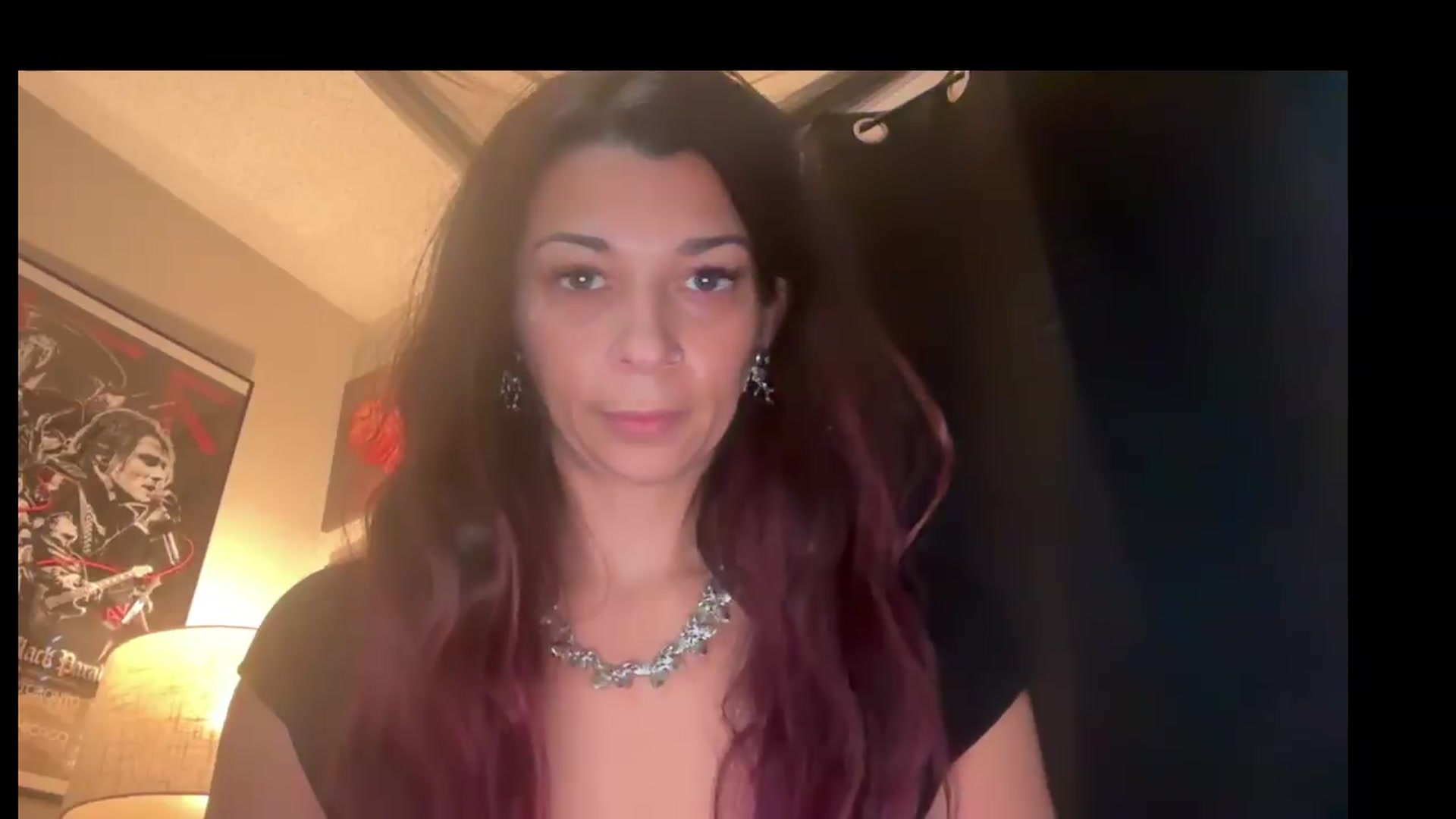 Gallery image thumbnail from Qu33nPrincess's myfreecams stream on, 08/26/2026, 21:40 image 19 of 20