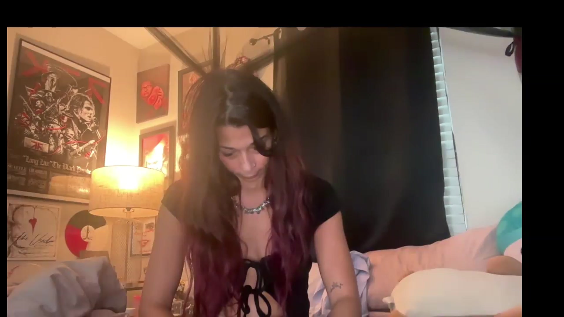 Gallery image thumbnail from Qu33nPrincess's myfreecams stream on, 08/26/2026, 23:31 image 17 of 20