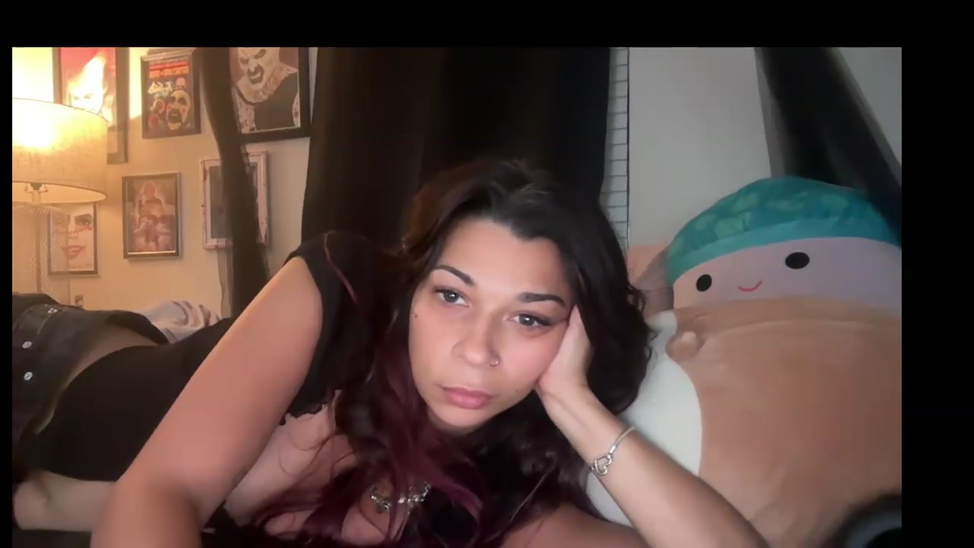 Gallery image thumbnail from Qu33nPrincess's myfreecams stream on, 08/27/2026, 24:19 image 20 of 20