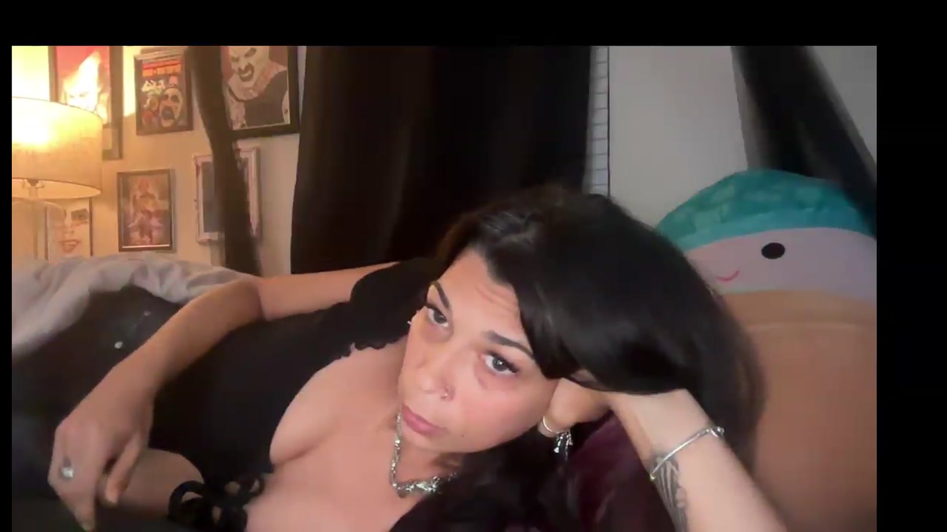 Gallery image thumbnail from Qu33nPrincess's myfreecams stream on, 08/27/2026, 24:19 image 12 of 20