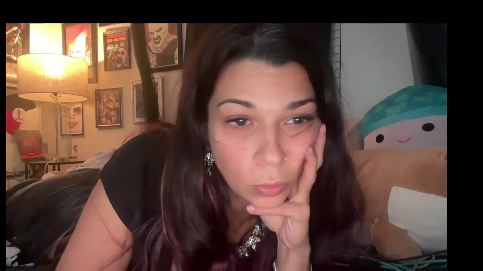 Gallery image thumbnail from Qu33nPrincess's myfreecams stream on, 08/27/2026, 01:02 image 13 of 20