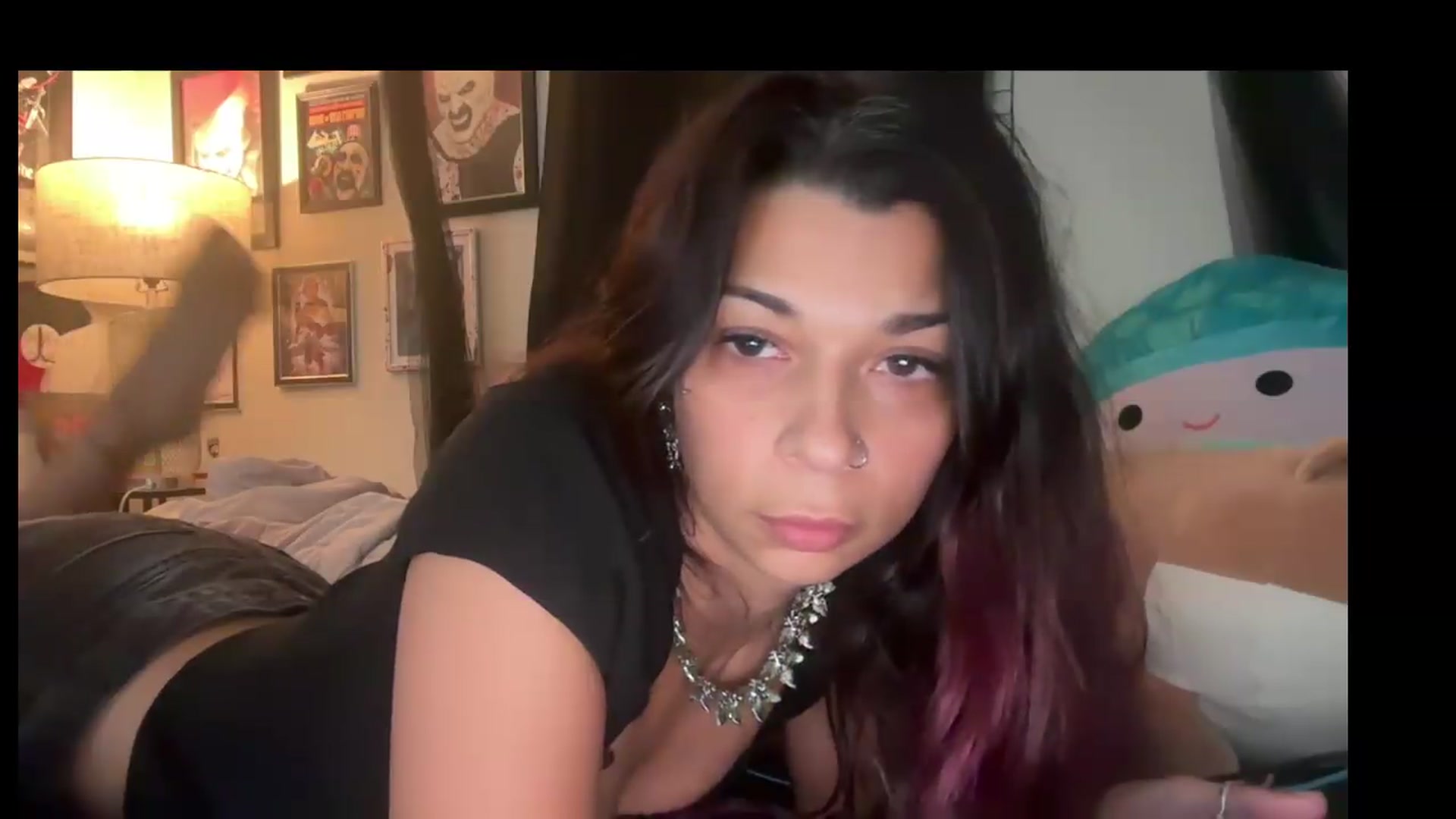 Gallery image thumbnail from Qu33nPrincess's myfreecams stream on, 08/27/2026, 01:02 image 8 of 20