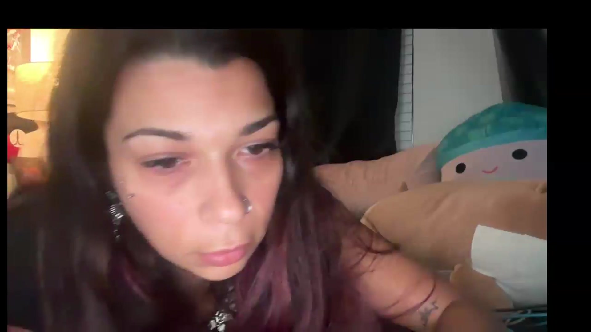 Gallery image thumbnail from Qu33nPrincess's myfreecams stream on, 08/27/2026, 01:02 image 14 of 20