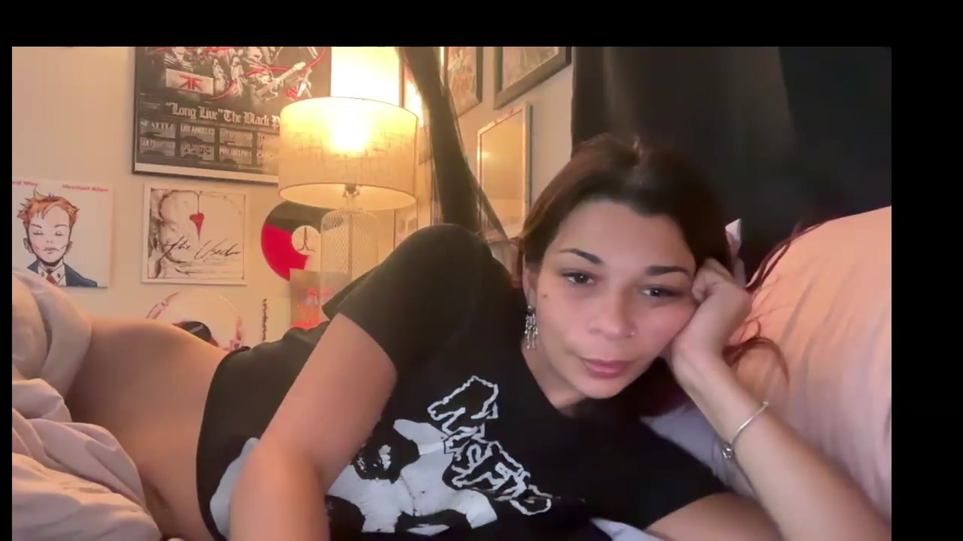 Gallery image thumbnail from Qu33nPrincess's myfreecams stream on, 08/27/2026, 10:13 image 9 of 20