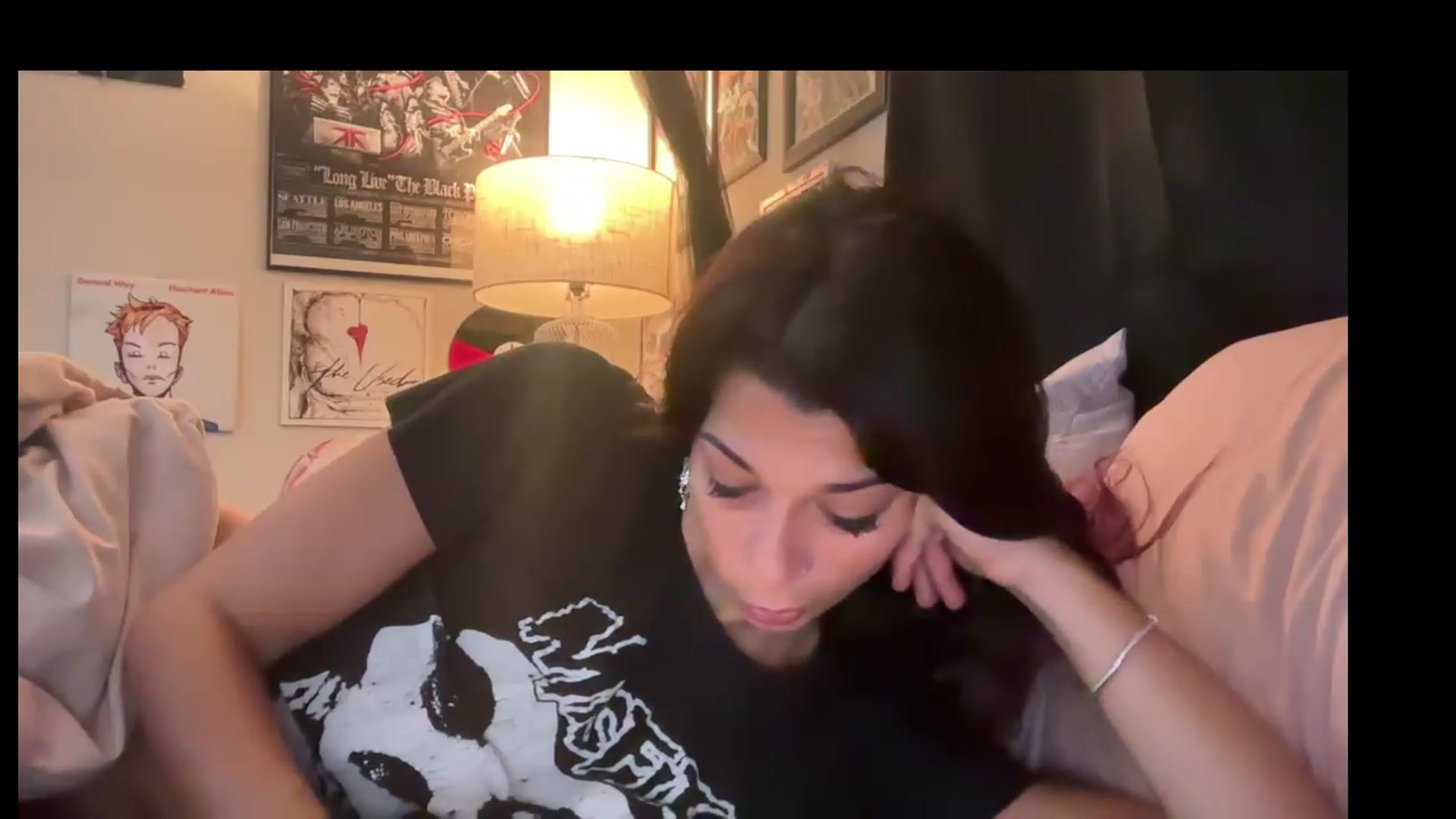 Gallery image thumbnail from Qu33nPrincess's myfreecams stream on, 08/27/2026, 10:13 image 5 of 20