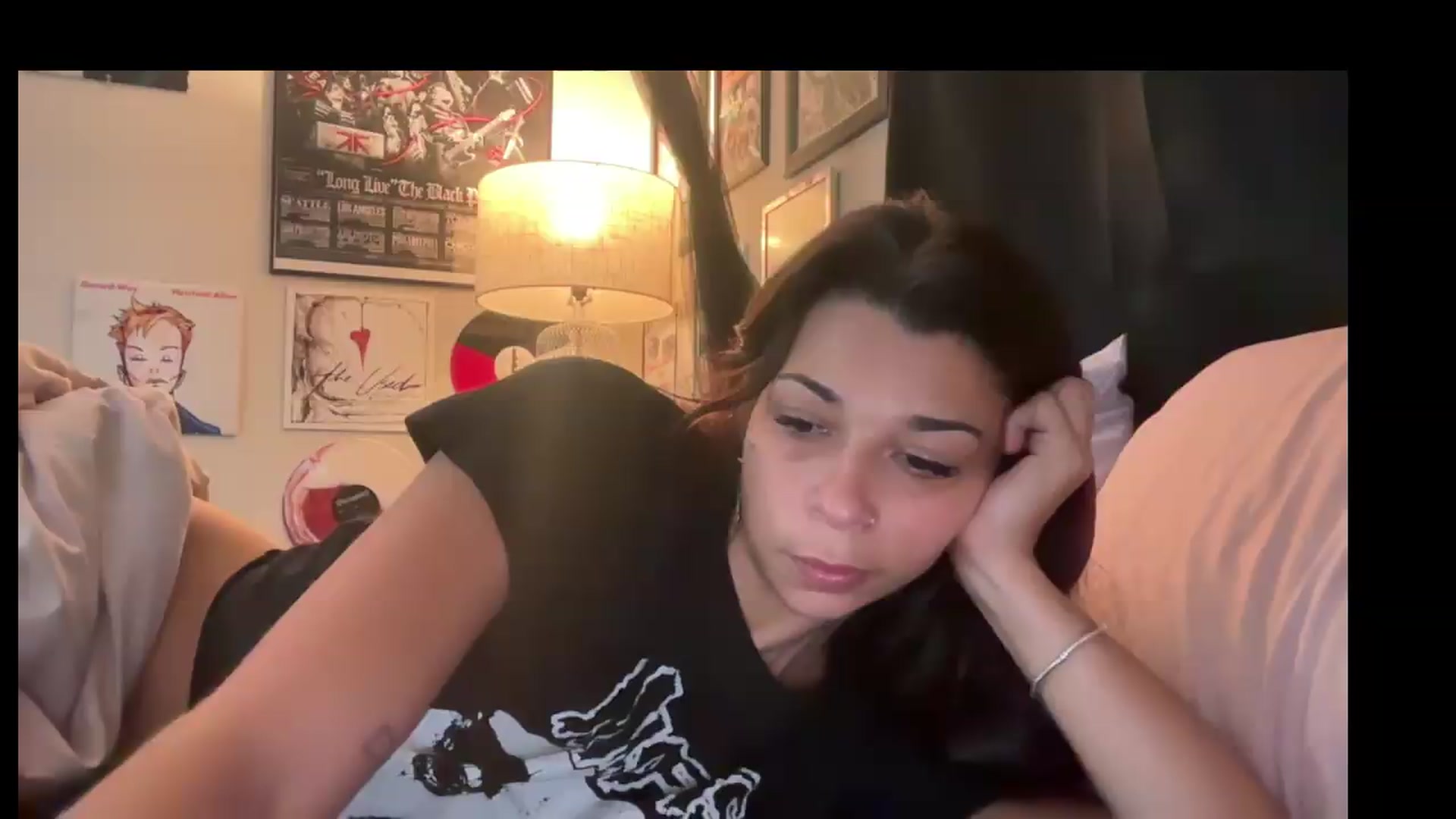 Gallery image thumbnail from Qu33nPrincess's myfreecams stream on, 08/27/2026, 10:13 image 1 of 20