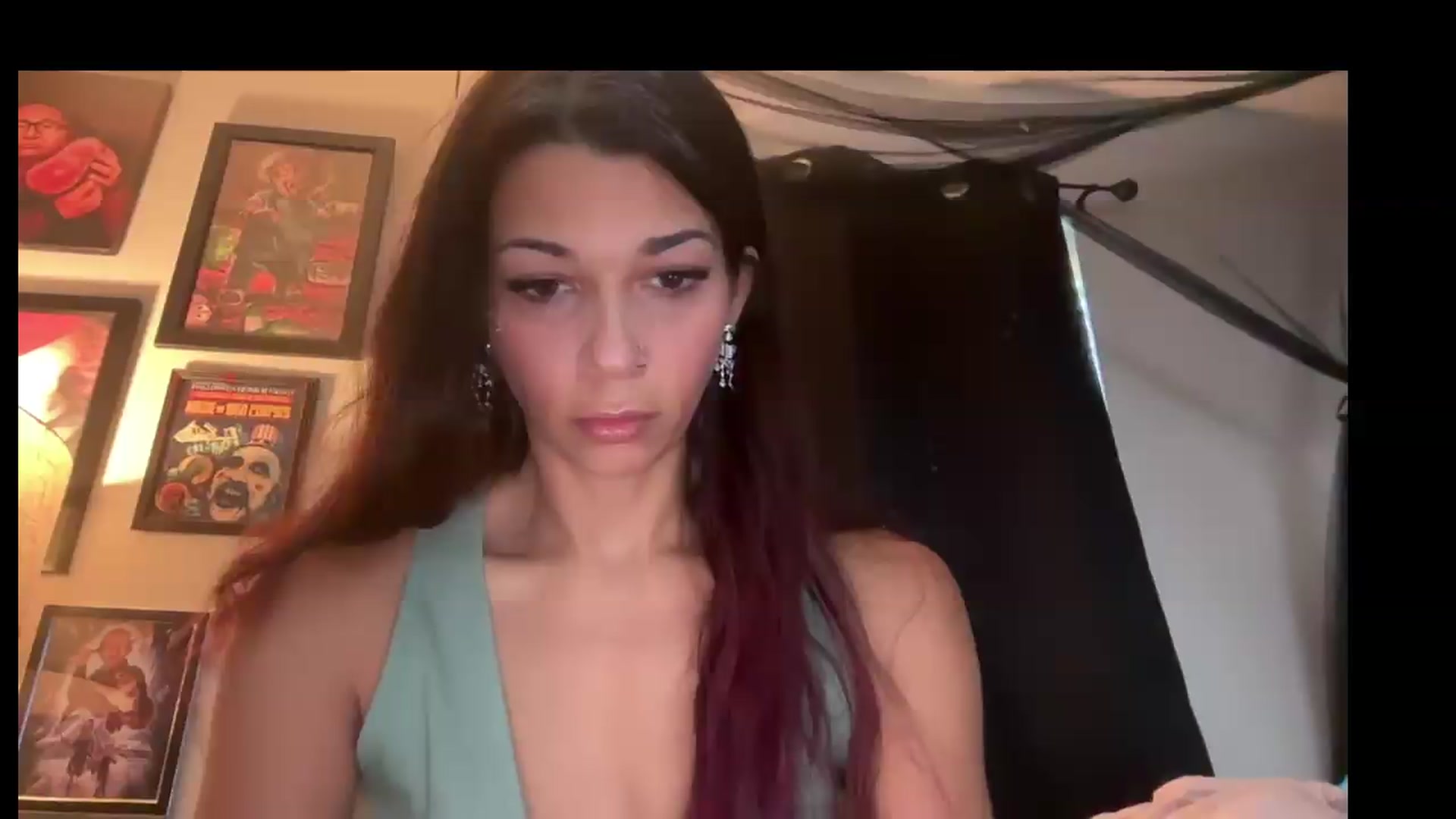 Gallery image thumbnail from Qu33nPrincess's myfreecams stream on, 08/27/2026, 15:23 image 11 of 20