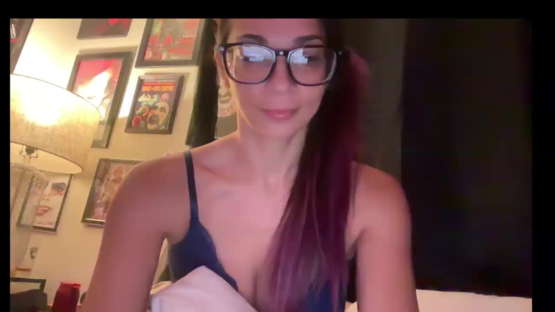 Gallery image thumbnail from Qu33nPrincess's myfreecams stream on, 08/29/2026, 14:38 image 13 of 20