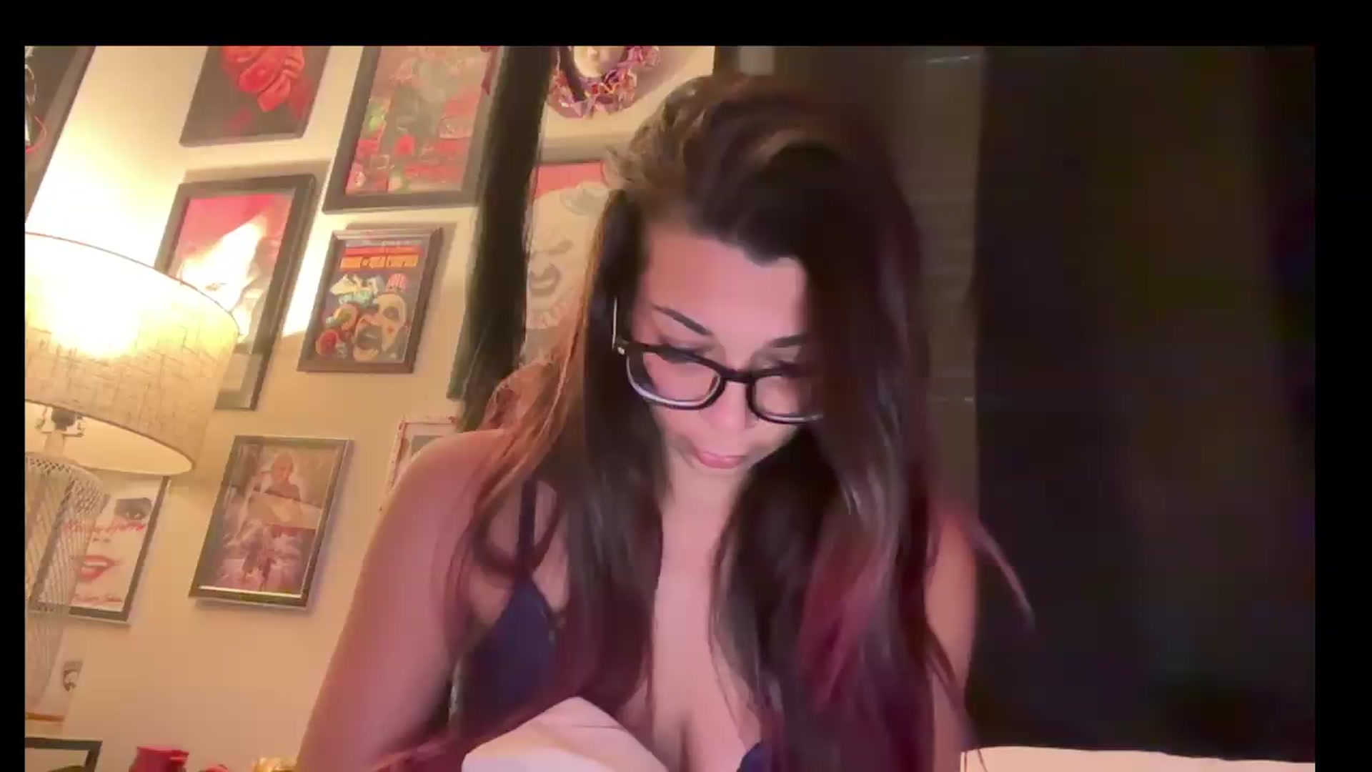 Gallery image thumbnail from Qu33nPrincess's myfreecams stream on, 08/29/2026, 14:38 image 14 of 20