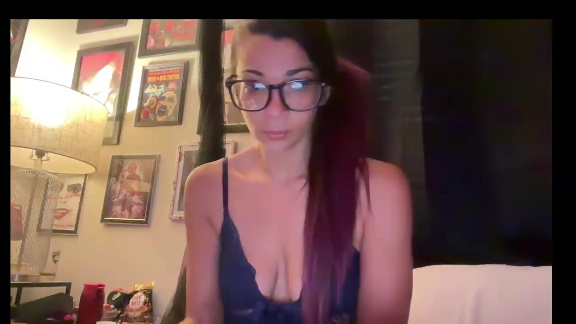 Gallery image thumbnail from Qu33nPrincess's myfreecams stream on, 08/29/2026, 14:38 image 10 of 20