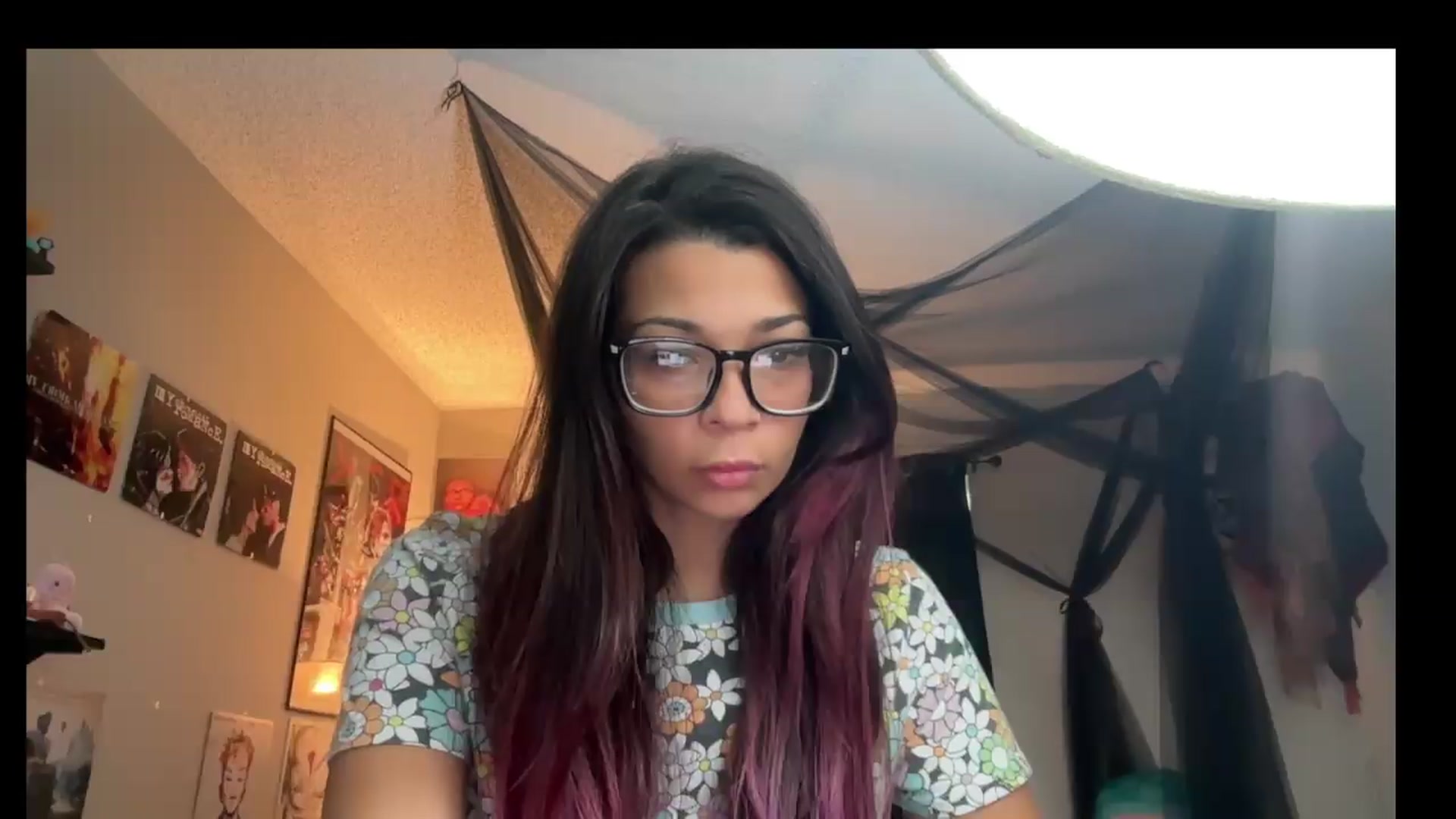 Gallery image thumbnail from Qu33nPrincess's myfreecams stream on, 08/29/2026, 16:59 image 17 of 20