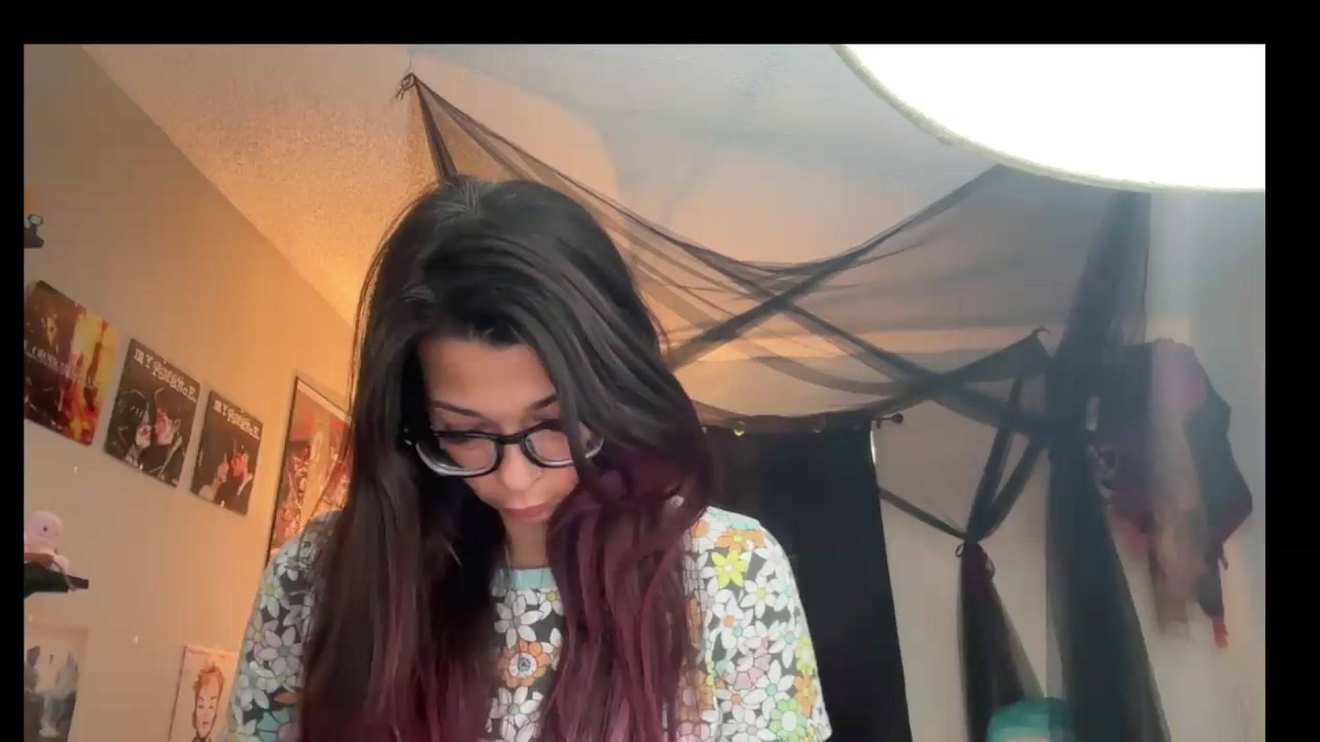 Gallery image thumbnail from Qu33nPrincess's myfreecams stream on, 08/29/2026, 16:59 image 18 of 20