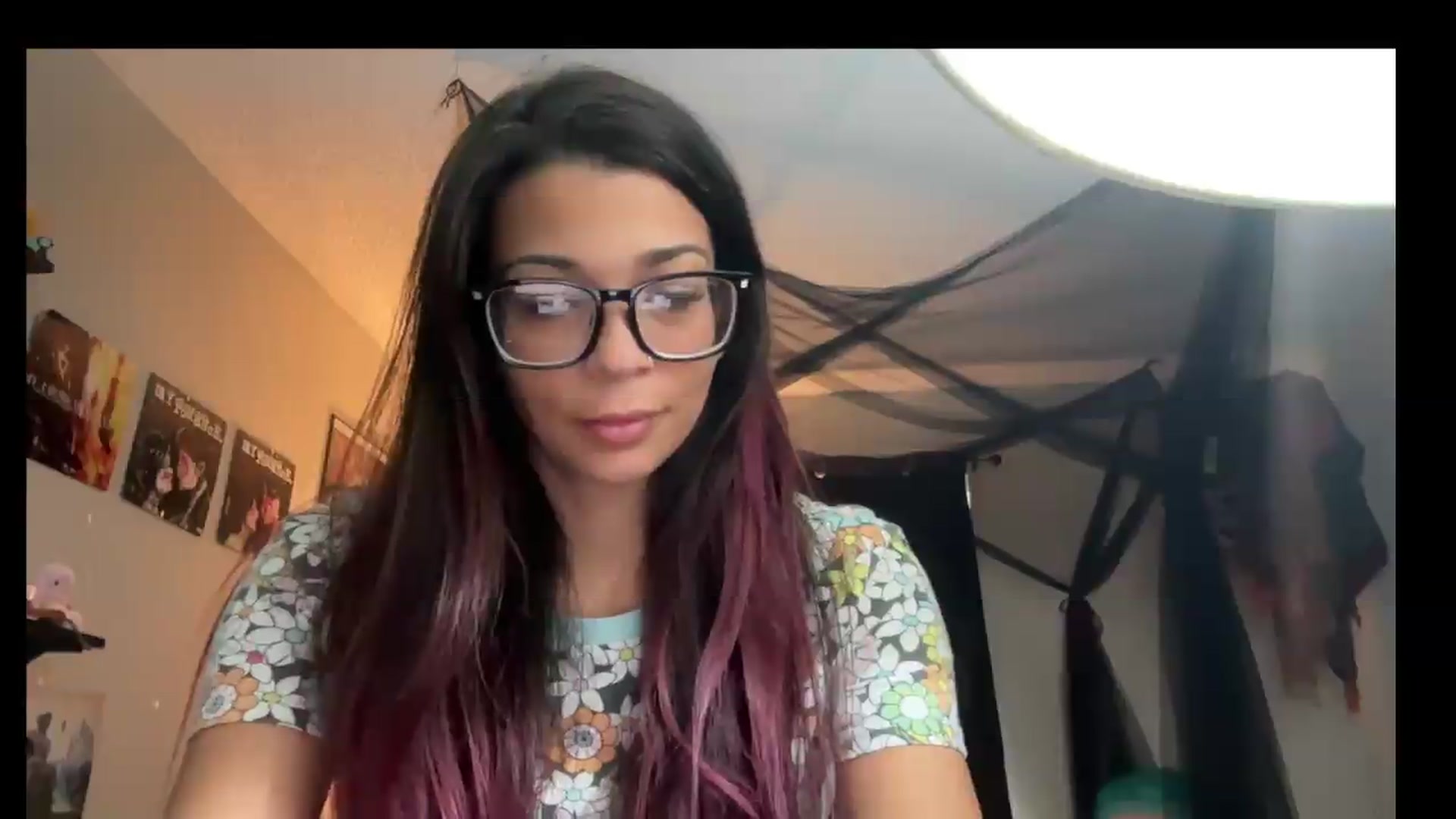 Gallery image thumbnail from Qu33nPrincess's myfreecams stream on, 08/29/2026, 16:59 image 15 of 20