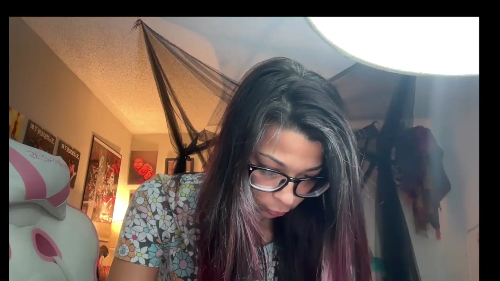 Gallery image thumbnail from Qu33nPrincess's myfreecams stream on, 08/29/2026, 16:59 image 4 of 20