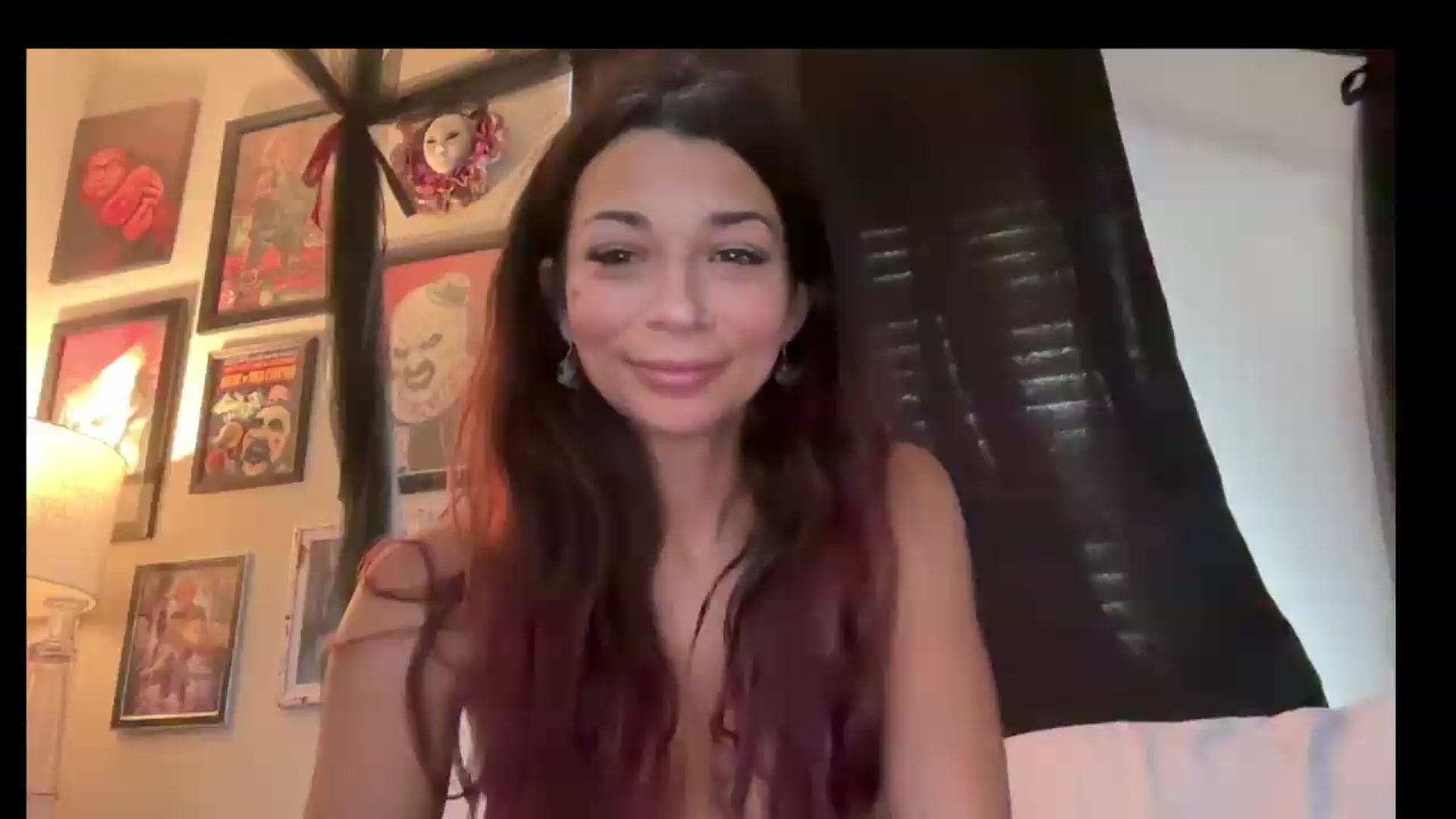 Gallery image thumbnail from Qu33nPrincess's myfreecams stream on, 08/30/2026, 17:16 image 14 of 20