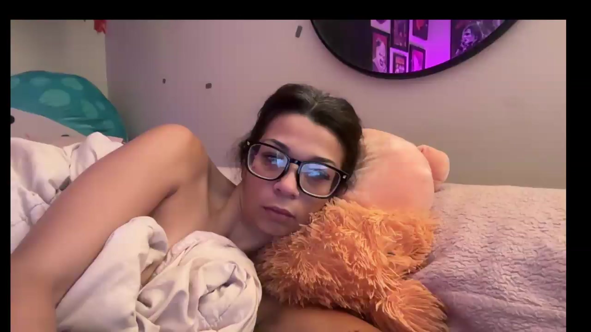 Gallery image thumbnail from Qu33nPrincess's myfreecams stream on, 09/09/2026, 12:09 image 1 of 20
