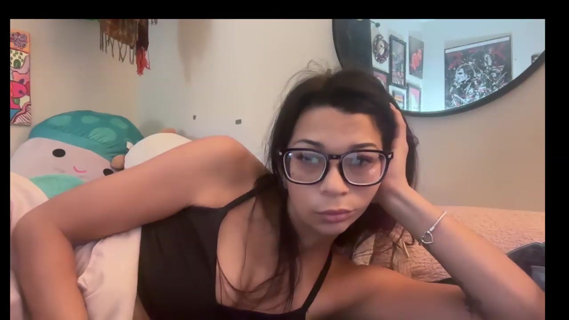 Gallery image thumbnail from Qu33nPrincess's myfreecams stream on, 09/12/2026, 09:38 image 13 of 20
