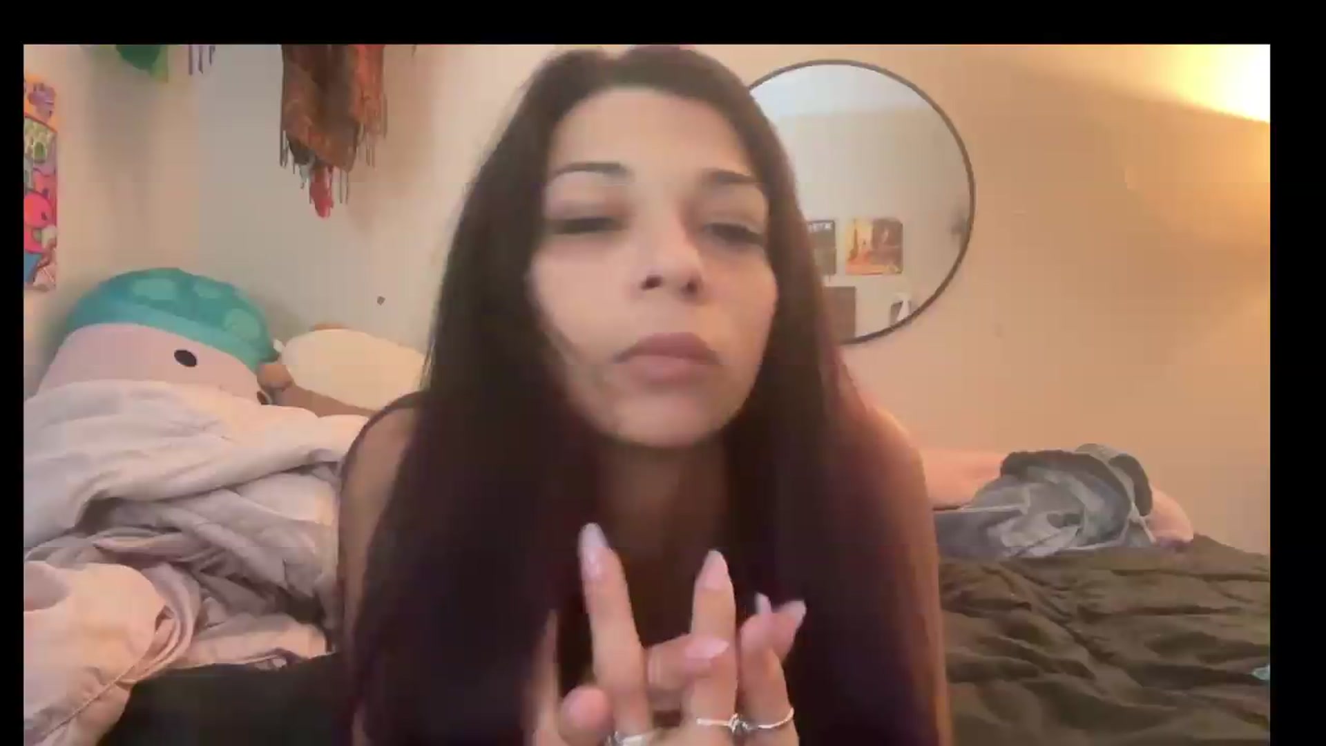 Gallery image thumbnail from Qu33nPrincess's myfreecams stream on, 09/12/2026, 12:01 image 17 of 20