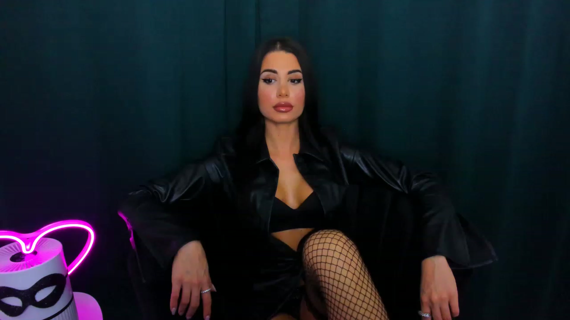 Gallery image thumbnail from QueenANNYA's myfreecams stream on, 03/26/2023, 13:37 image 11 of 20