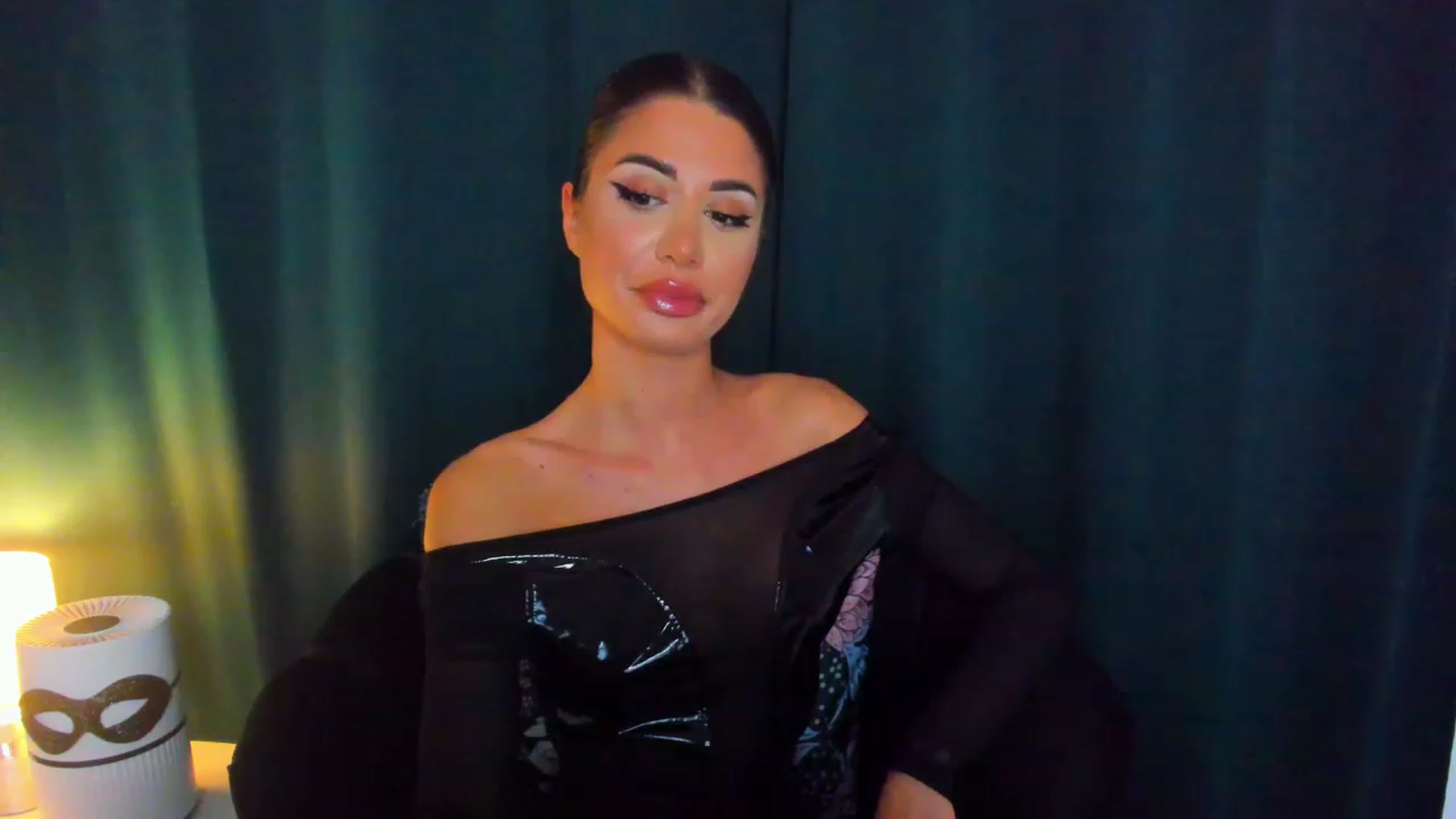 Gallery image thumbnail from QueenANNYA's myfreecams stream on, 04/08/2023, 17:31 image 8 of 20