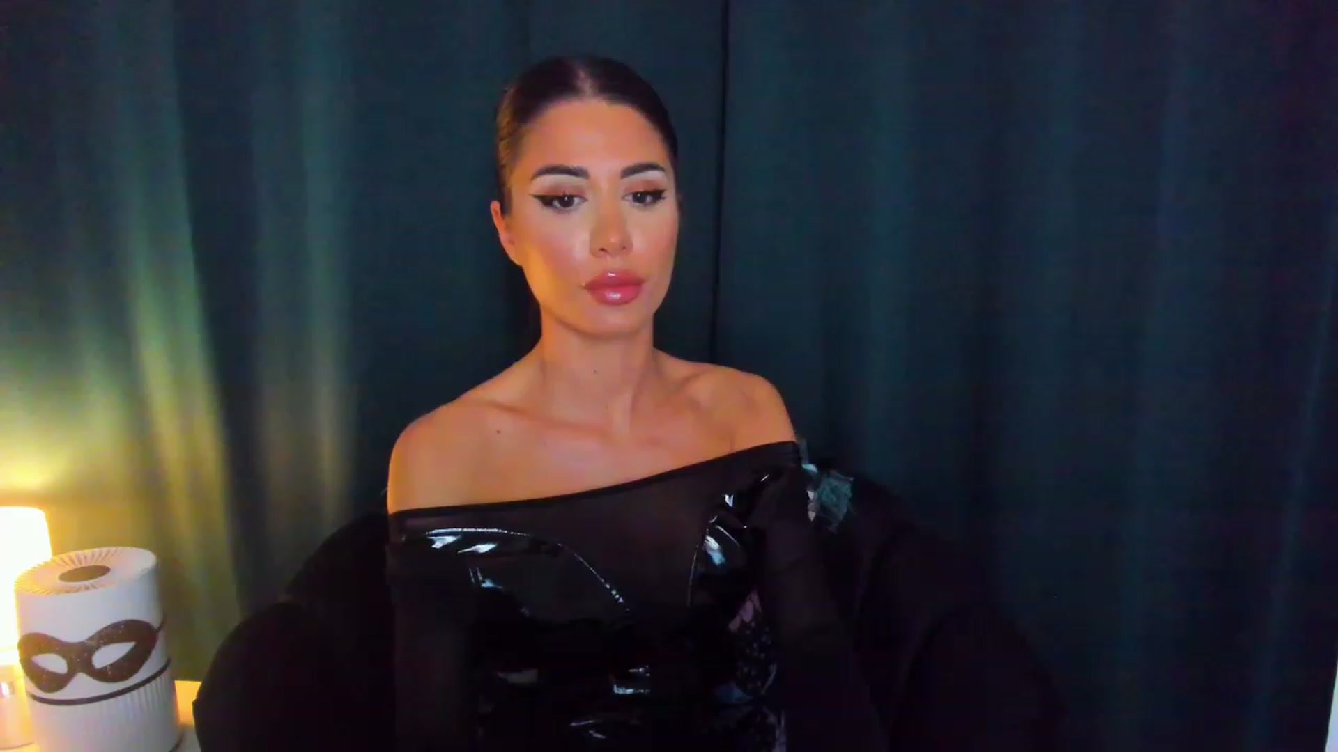 Gallery image thumbnail from QueenANNYA's myfreecams stream on, 04/08/2023, 17:31 image 16 of 20