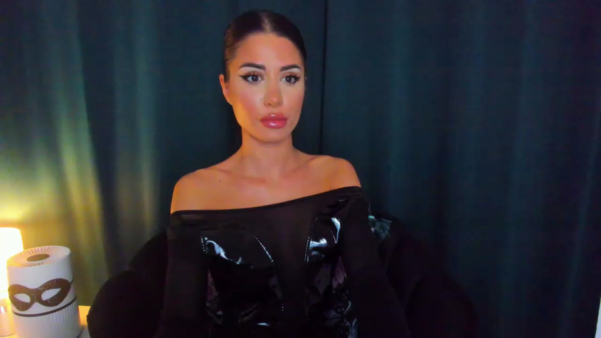 Gallery image thumbnail from QueenANNYA's myfreecams stream on, 04/08/2023, 17:31 image 13 of 20