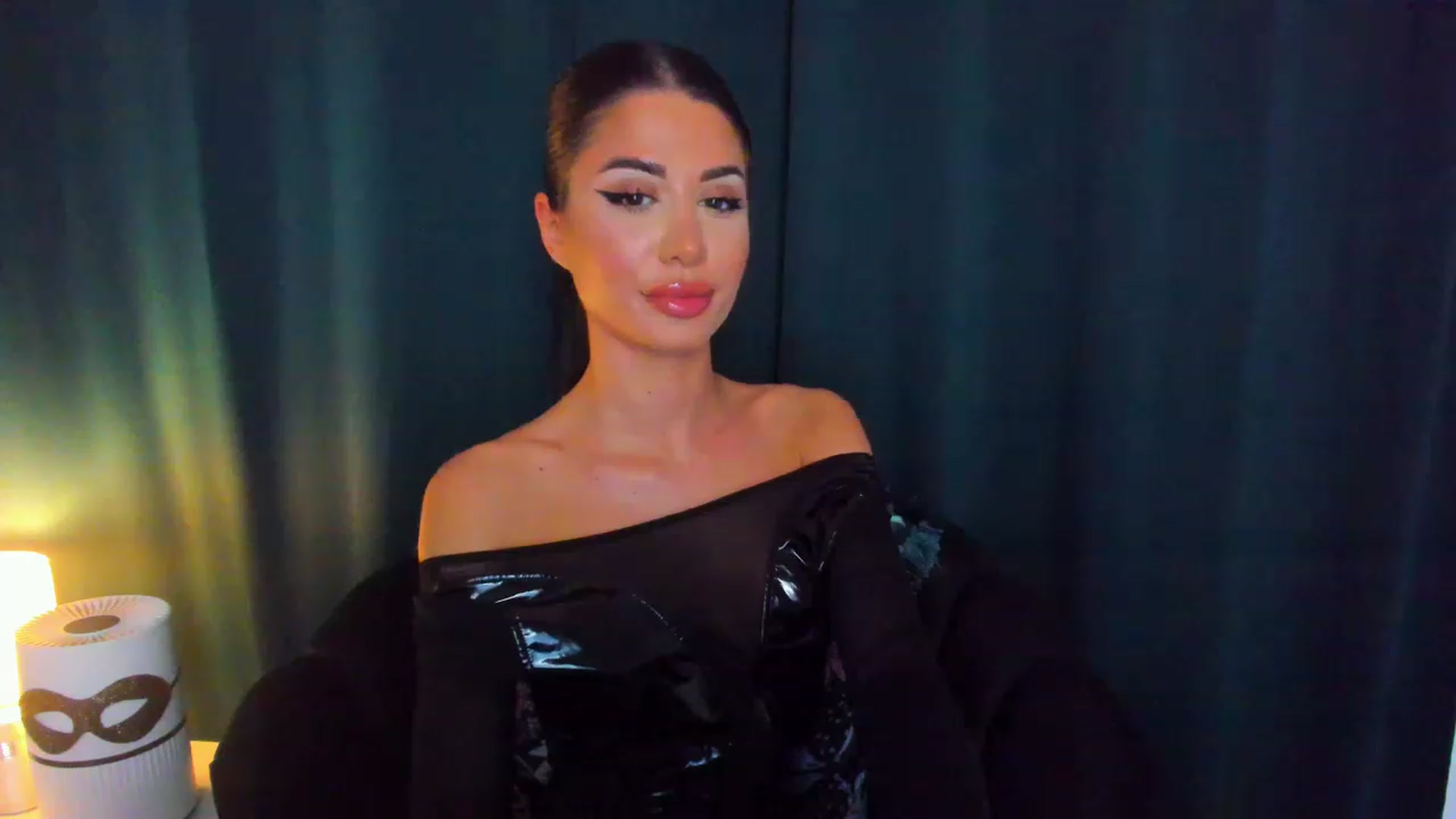 Gallery image thumbnail from QueenANNYA's myfreecams stream on, 04/08/2023, 17:31 image 15 of 20