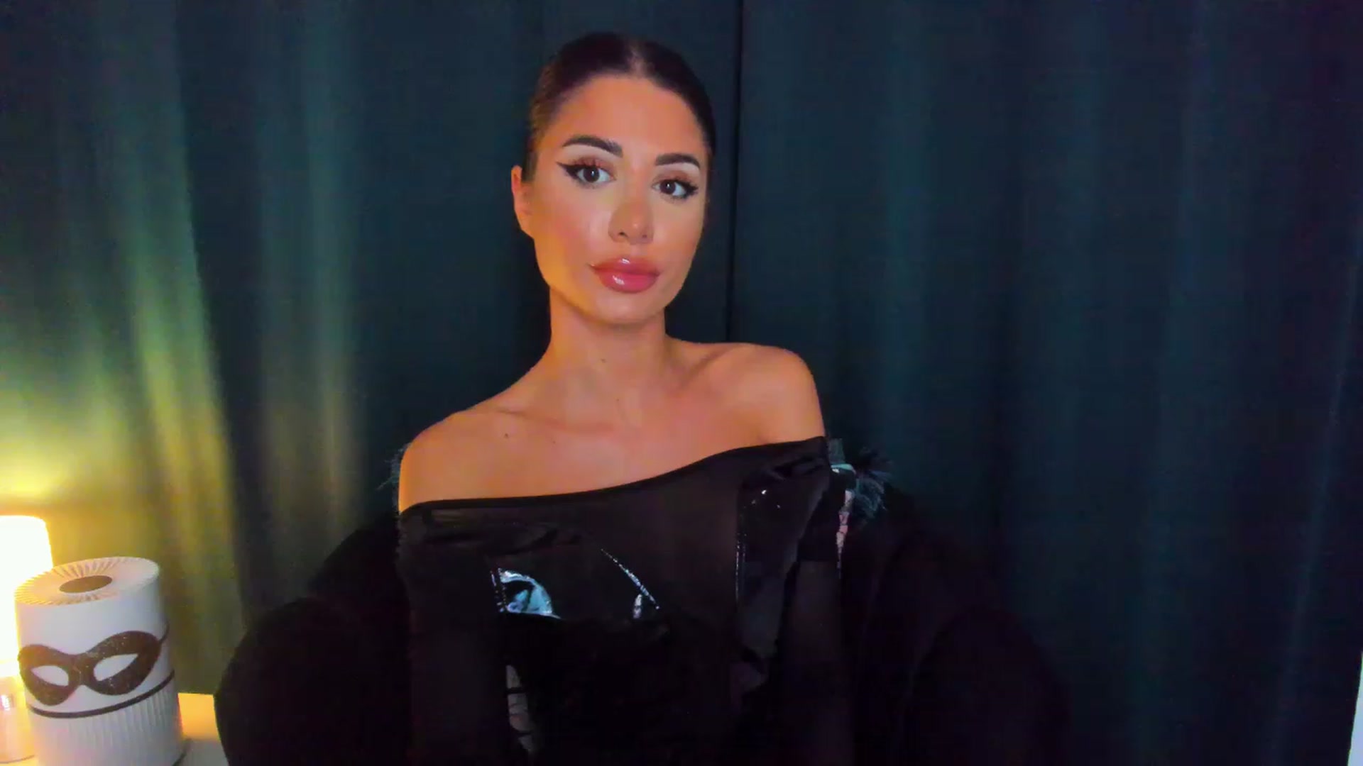 Gallery image thumbnail from QueenANNYA's myfreecams stream on, 04/08/2023, 17:31 image 11 of 20