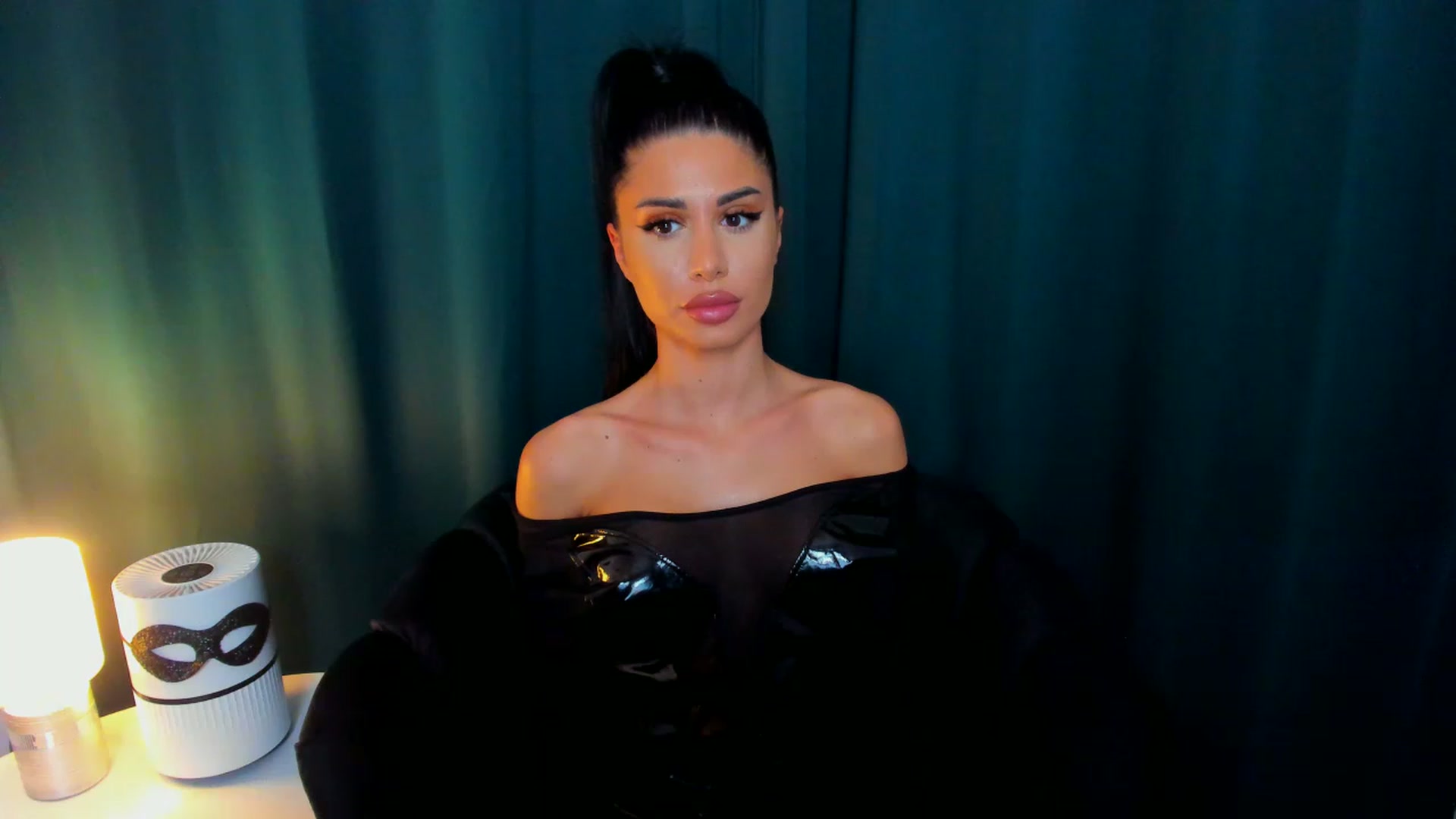 Gallery image thumbnail from QueenANNYA's myfreecams stream on, 04/20/2023, 17:02 image 12 of 20