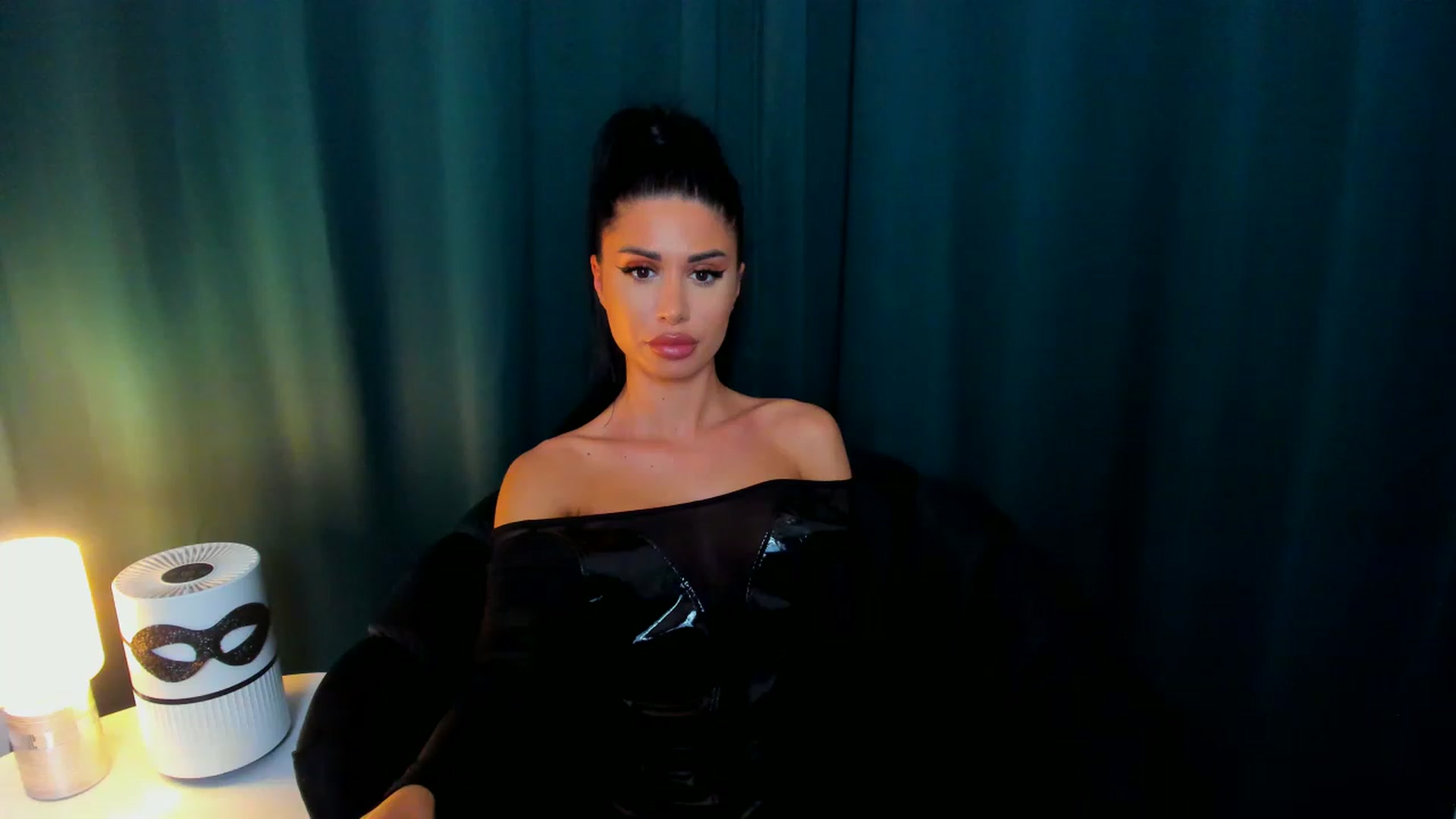 Gallery image thumbnail from QueenANNYA's myfreecams stream on, 04/20/2023, 17:02 image 7 of 20