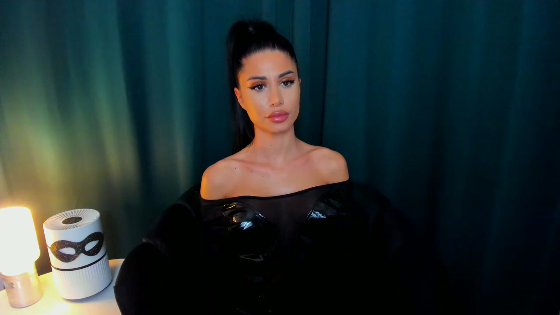 Gallery image thumbnail from QueenANNYA's myfreecams stream on, 04/20/2023, 17:02 image 13 of 20