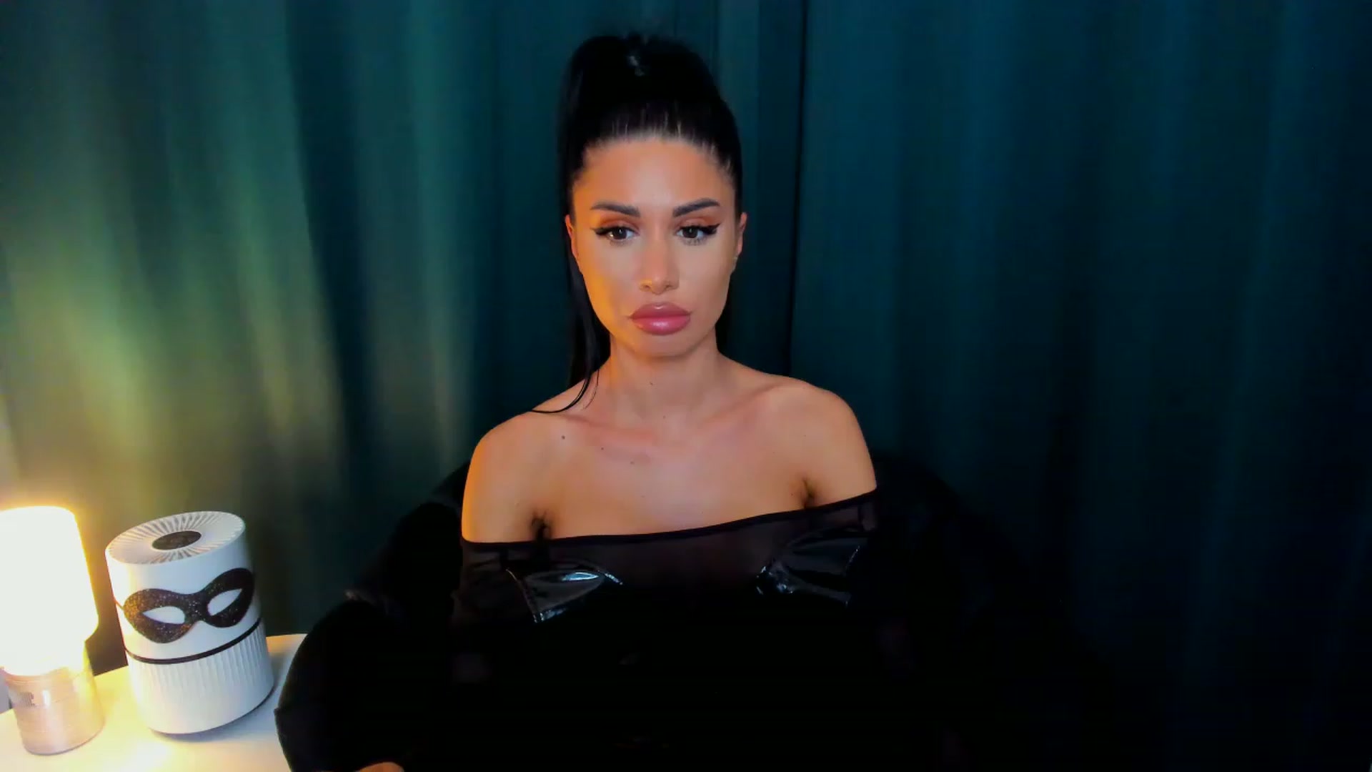 Gallery image thumbnail from QueenANNYA's myfreecams stream on, 04/20/2023, 17:02 image 5 of 20