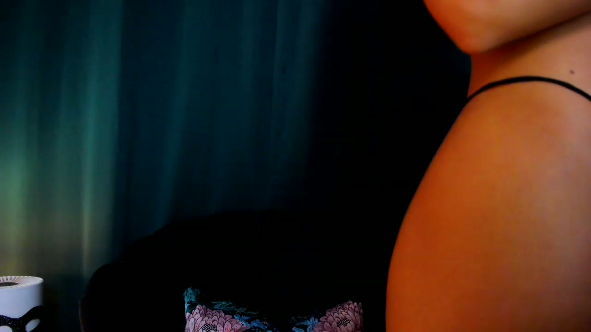 Gallery image thumbnail from QueenANNYA's myfreecams stream on, 05/12/2023, 18:17 image 19 of 20