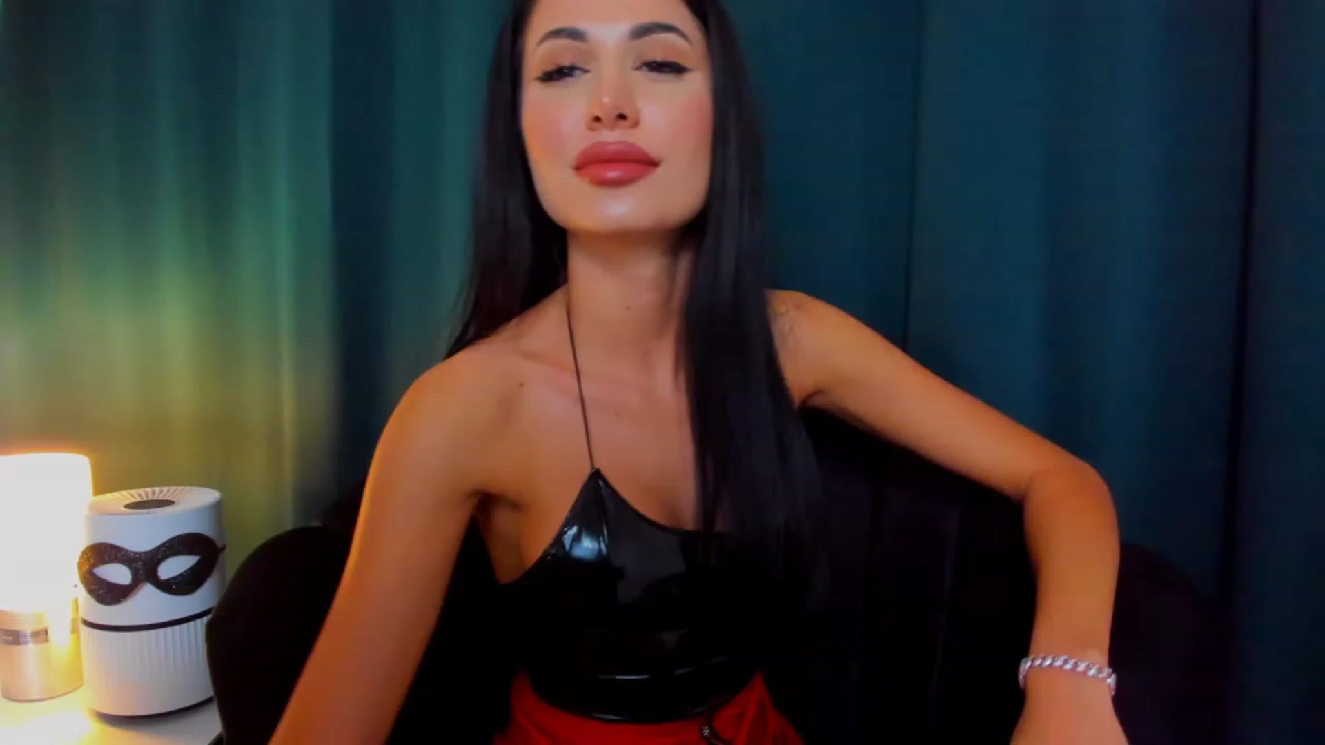 Gallery image thumbnail from QueenANNYA's myfreecams stream on, 05/16/2023, 16:08 image 16 of 20