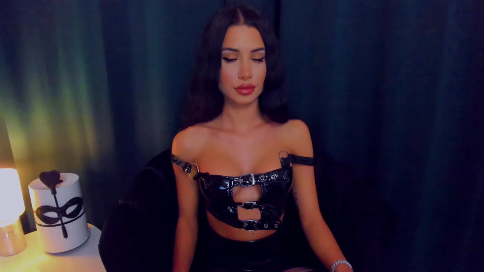 Gallery image thumbnail from QueenANNYA's myfreecams stream on, 05/25/2023, 15:15 image 7 of 20