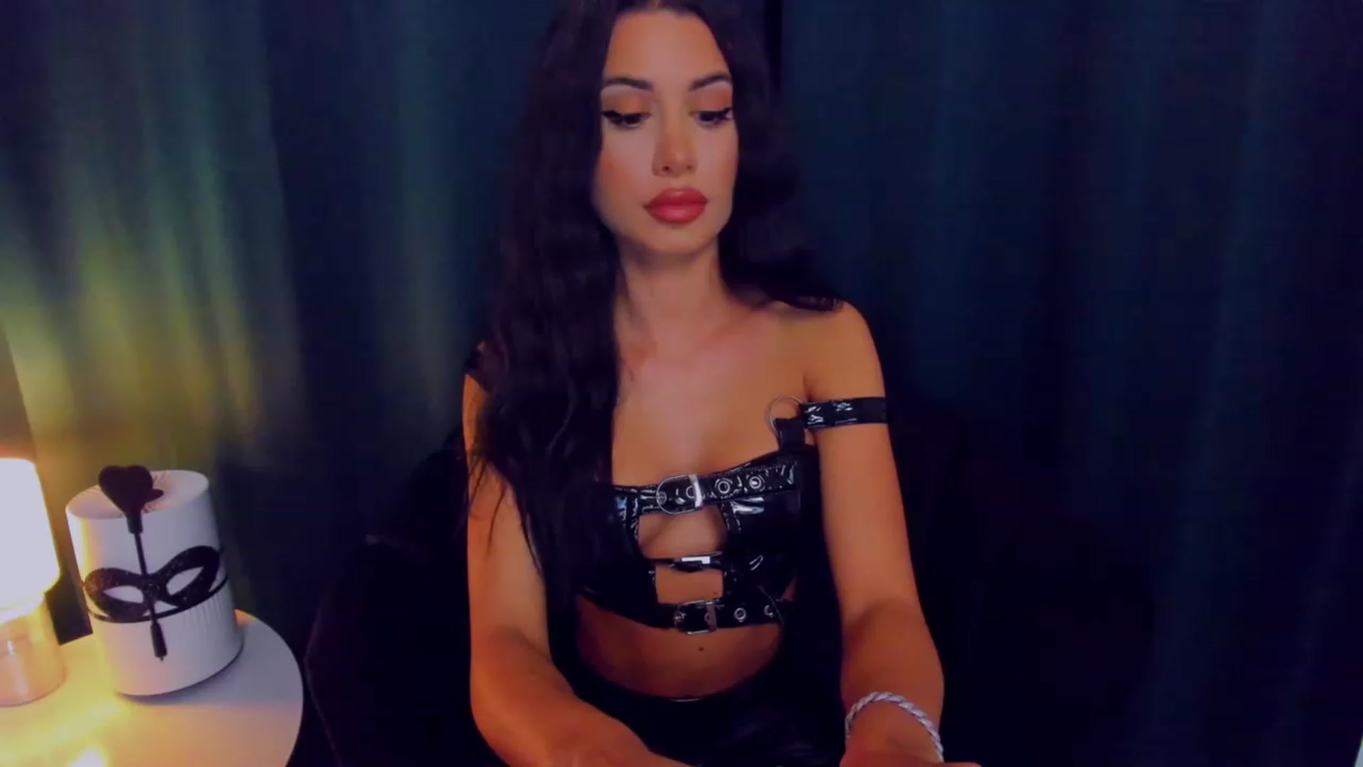 Gallery image thumbnail from QueenANNYA's myfreecams stream on, 05/25/2023, 16:20 image 4 of 20