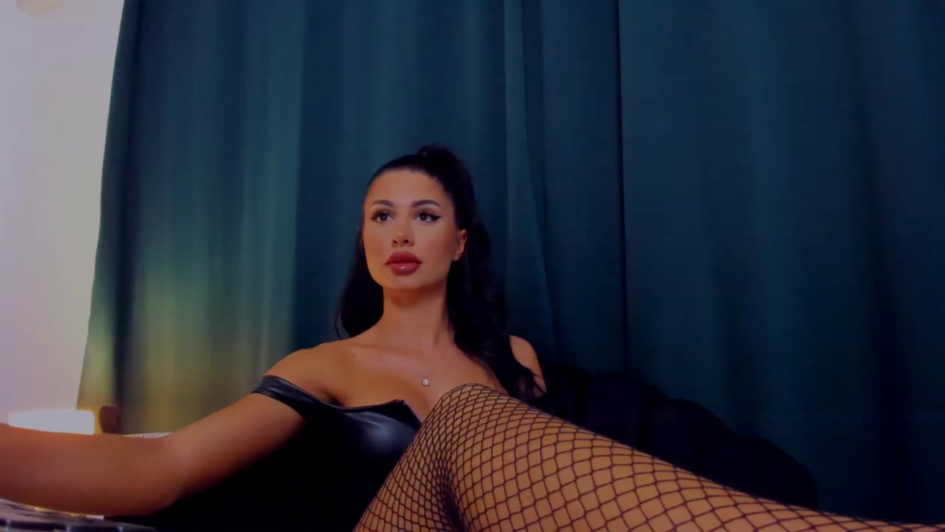 Gallery image thumbnail from QueenANNYA's myfreecams stream on, 06/05/2023, 15:40 image 15 of 20